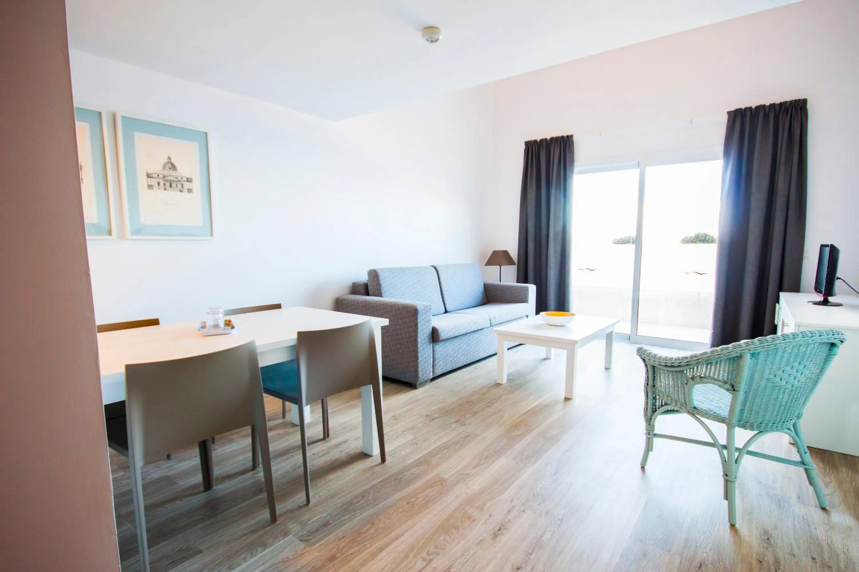 Photo of the whole room in Vigilia Park