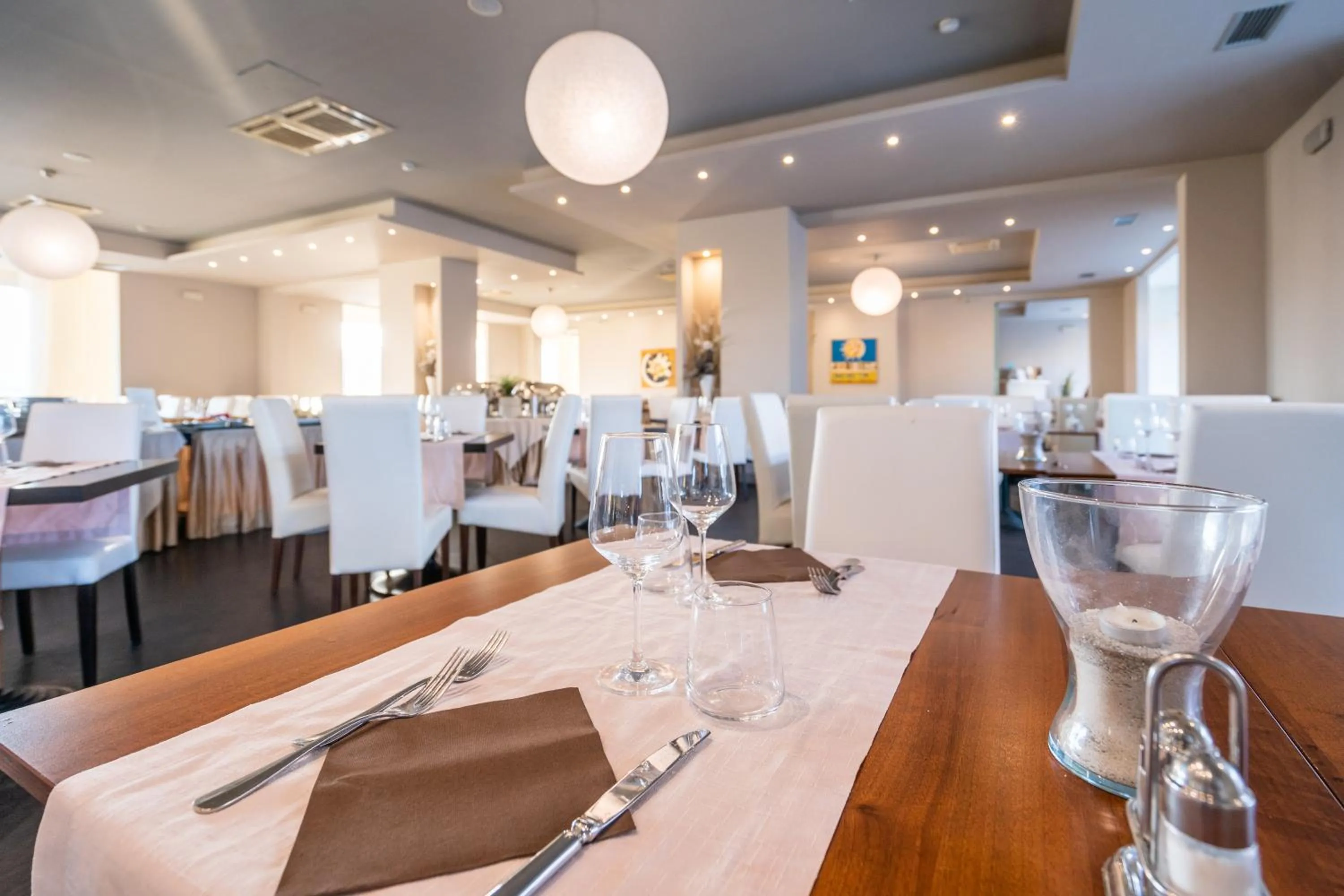 Restaurant/places to eat in Capo Peloro Hotel