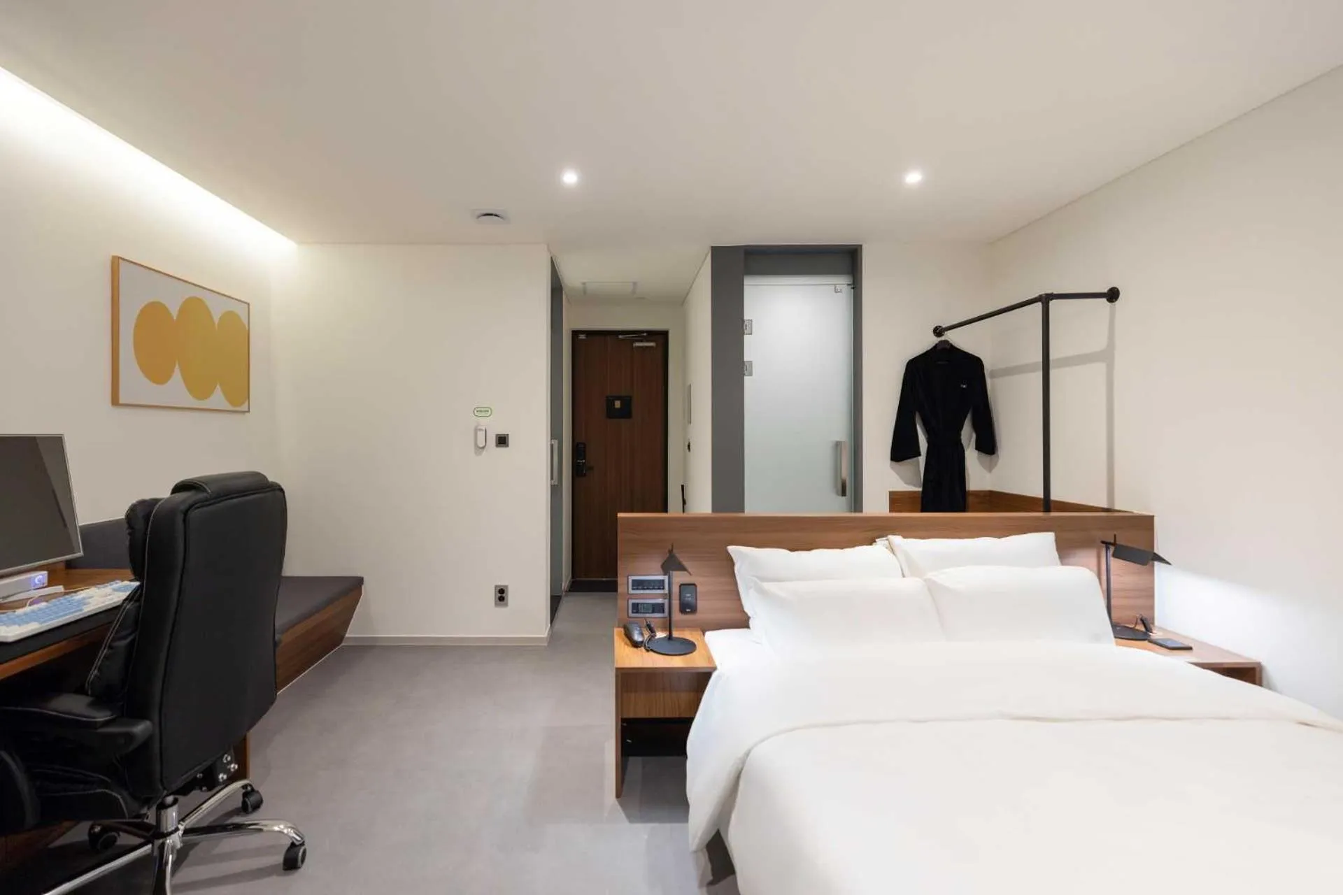 Seating area, Bed in Moor Hotel Mokpo By Anook