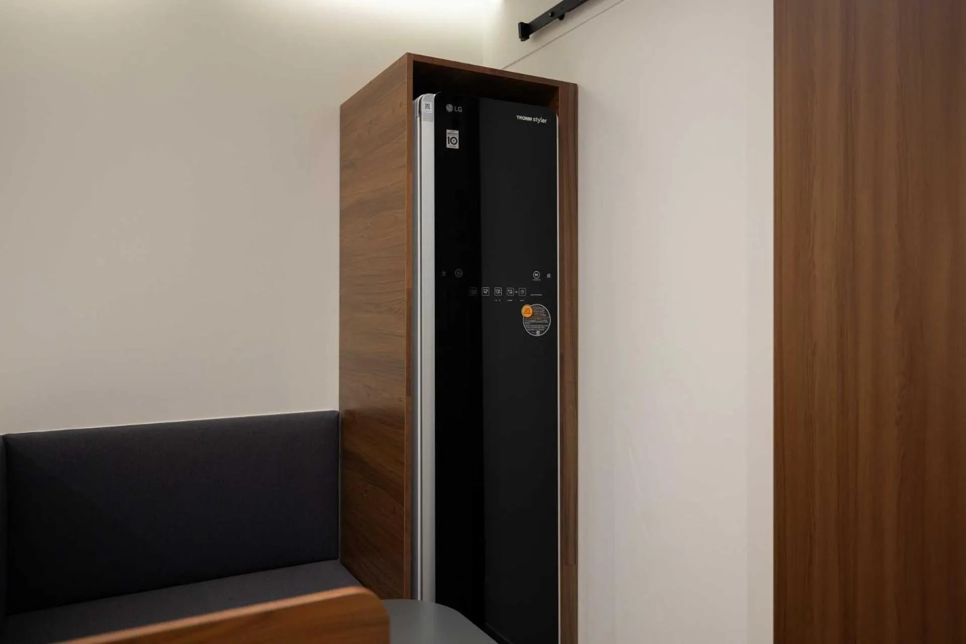 wardrobe in Moor Hotel Mokpo By Anook