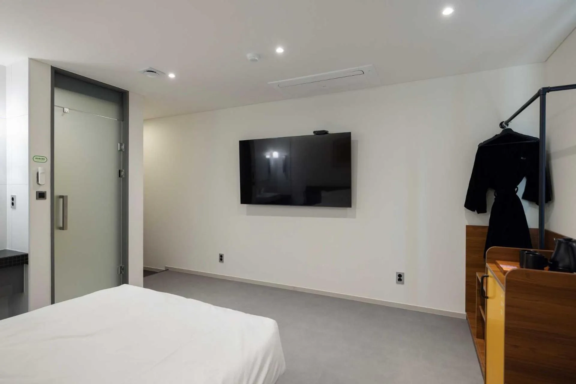 TV and multimedia, Bed in Moor Hotel Mokpo By Anook
