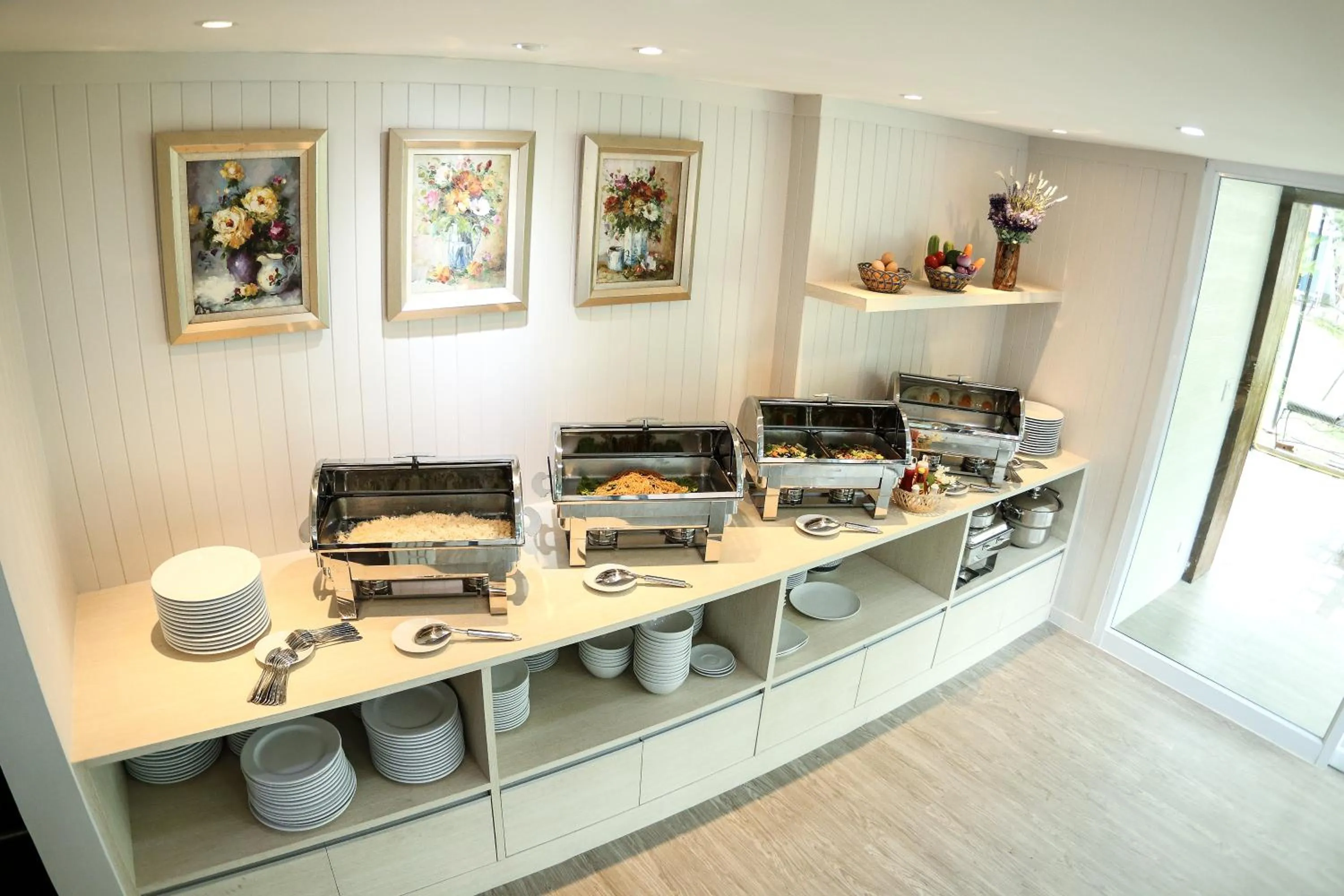 Restaurant/places to eat in The Pino Hotel Pakchong