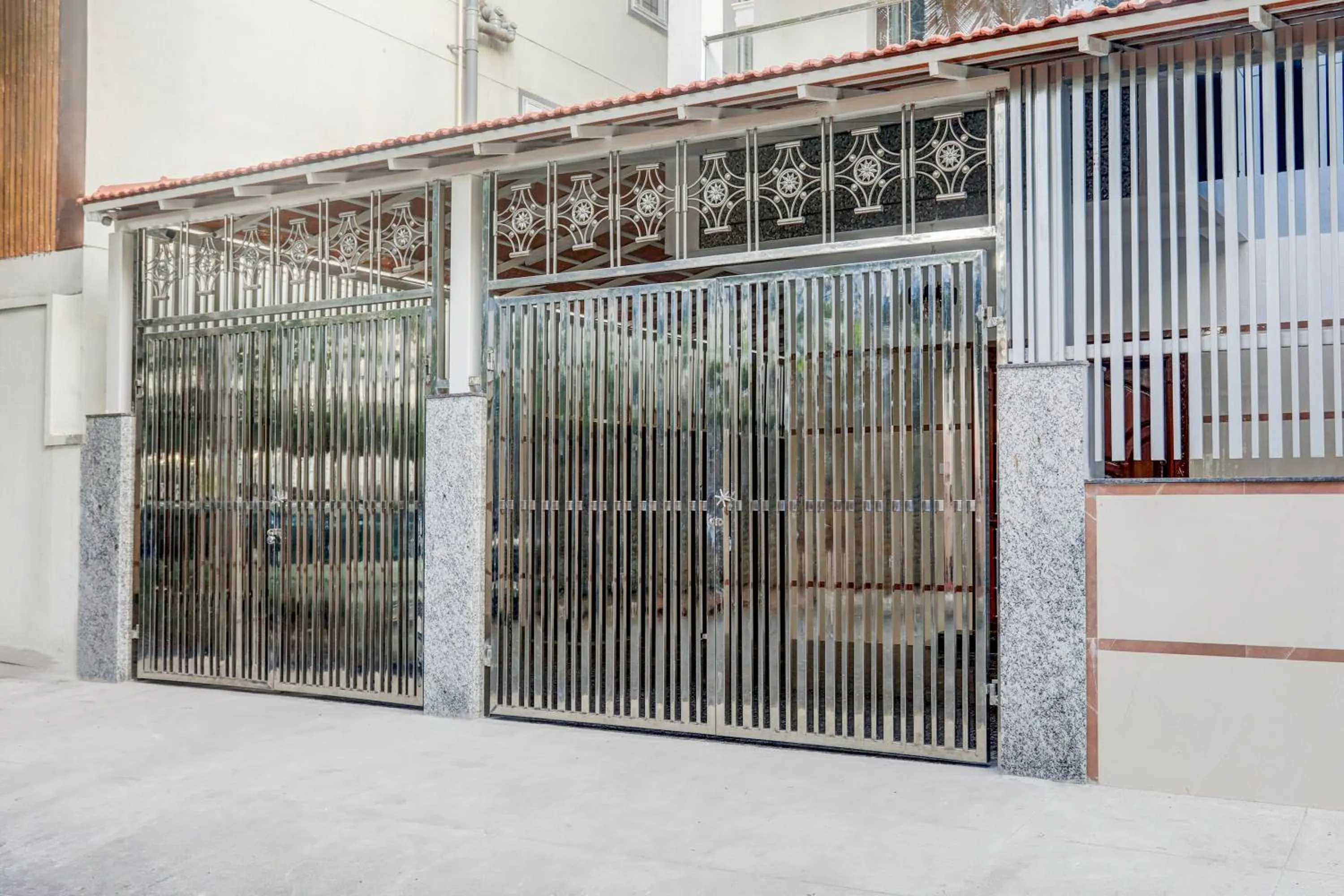 Facade/entrance in Super Townhouse Madiwala Lake Park