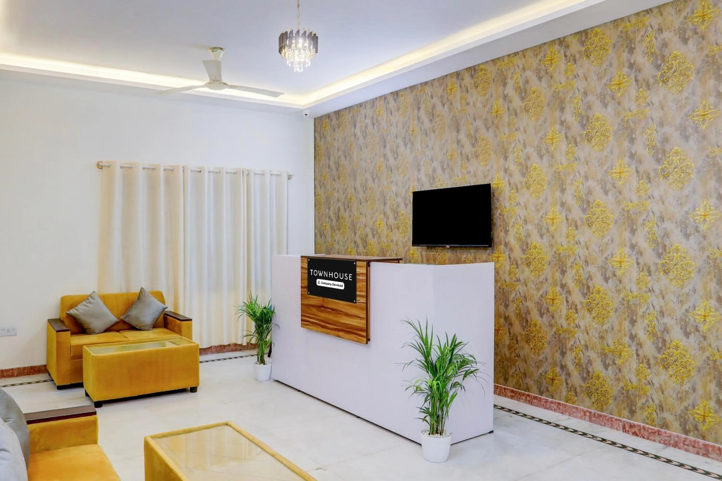 Lobby or reception in Super Townhouse Madiwala Lake Park
