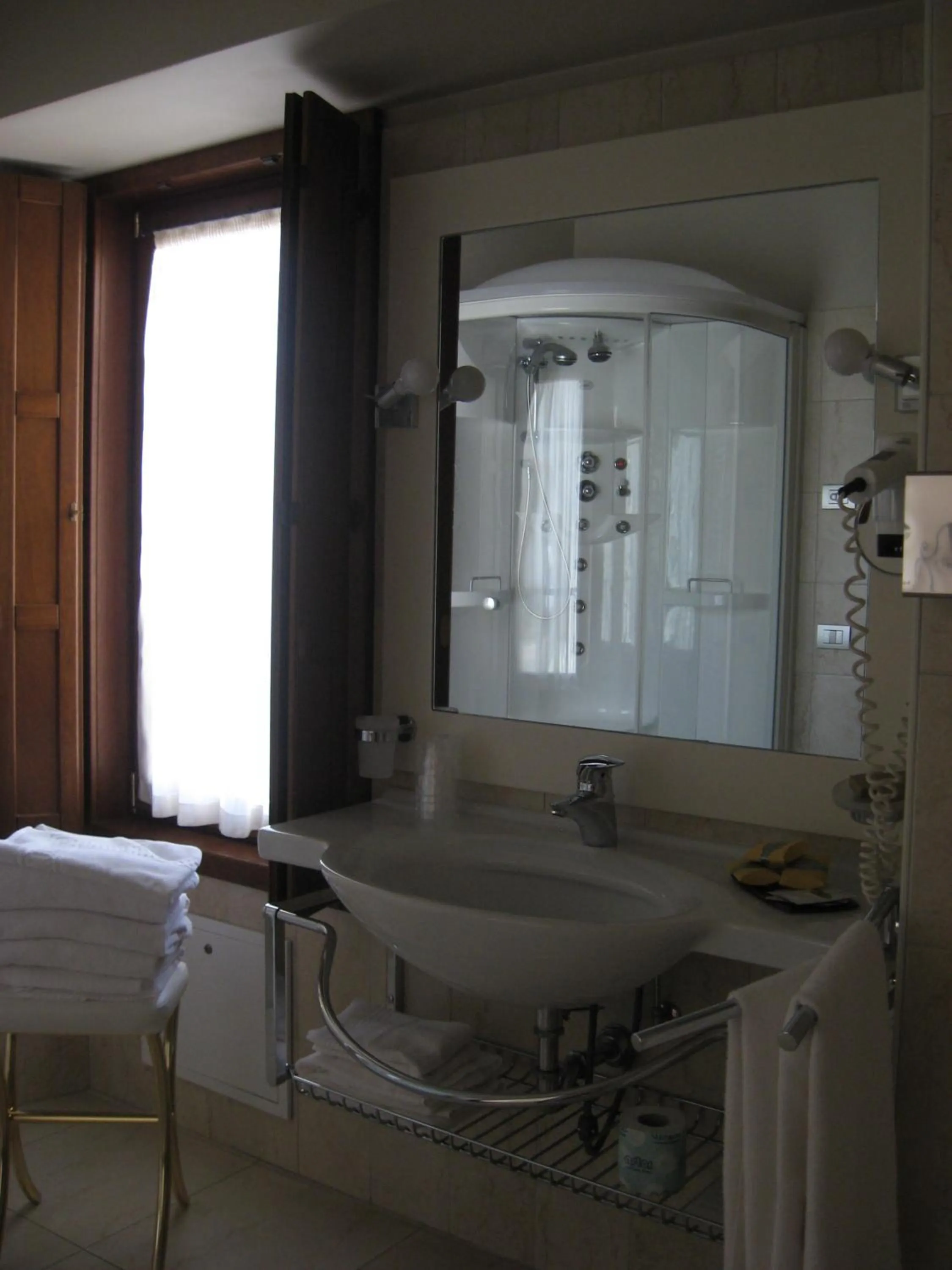 Bathroom in Albergo Venturelli