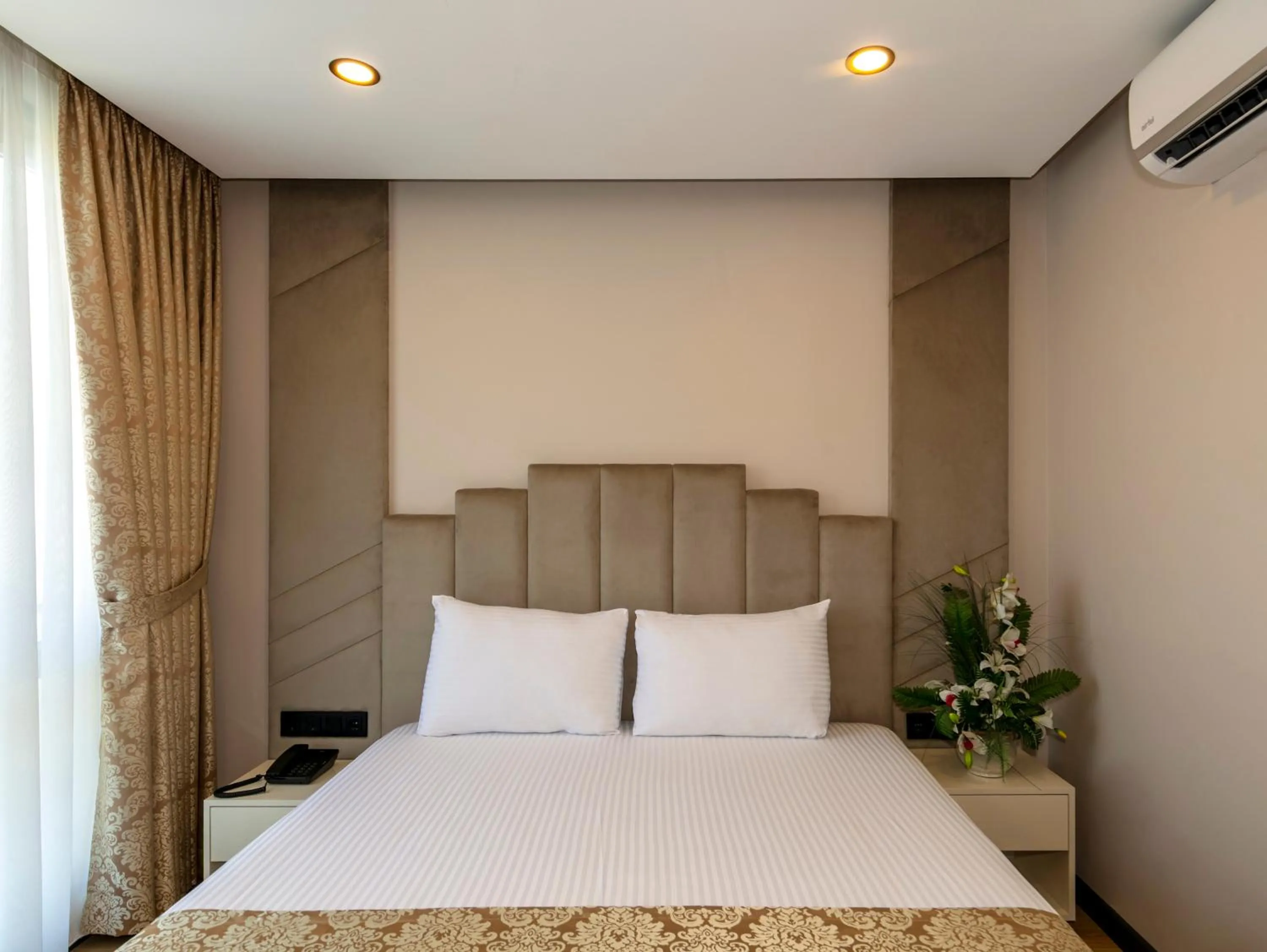 Photo of the whole room, Bed in HillTown Airport Hotel & Restaurant