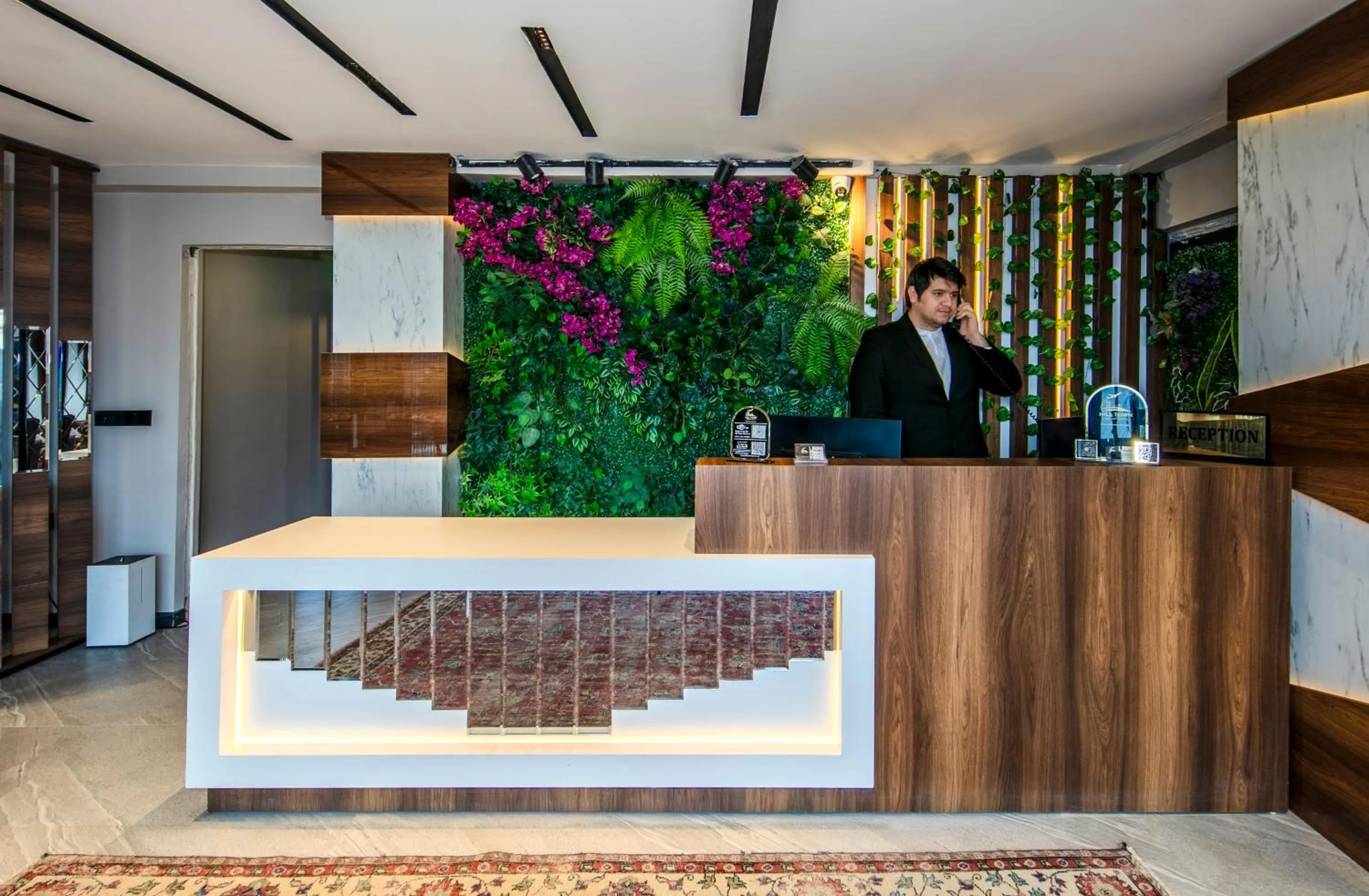 Lobby or reception in Hilltown Airport Hotel & Restaurant