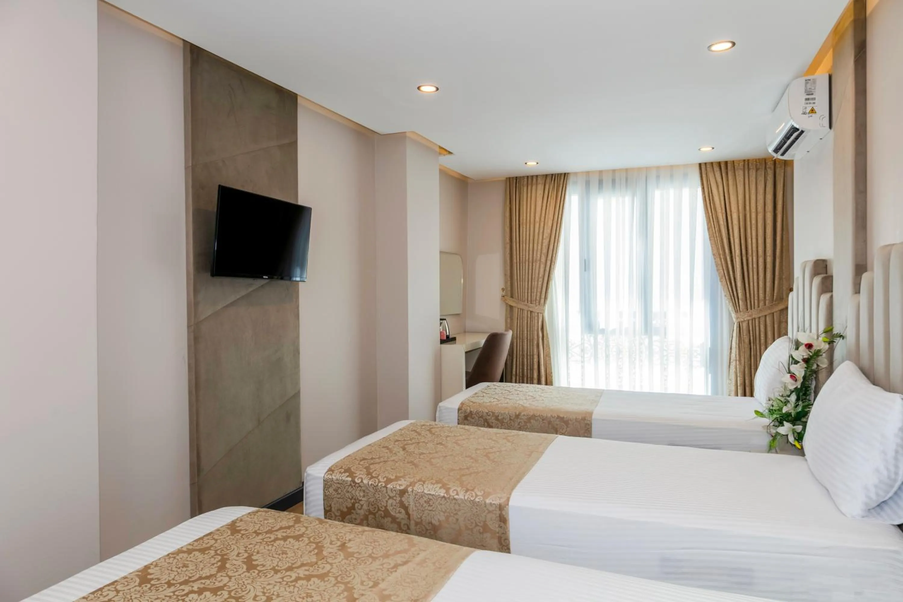 Photo of the whole room, Bed in HillTown Airport Hotel & Restaurant