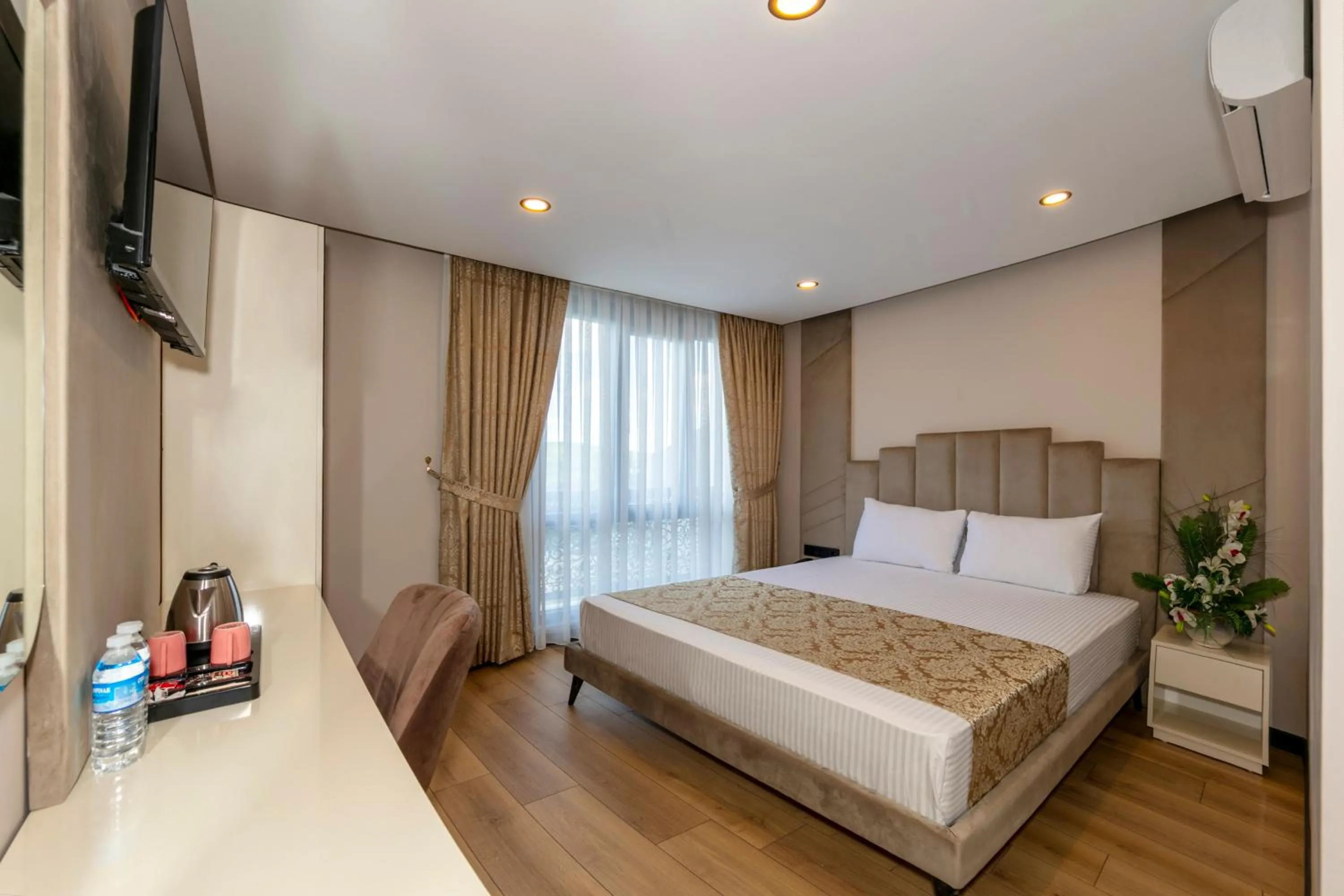 Photo of the whole room, Bed in HillTown Airport Hotel & Restaurant