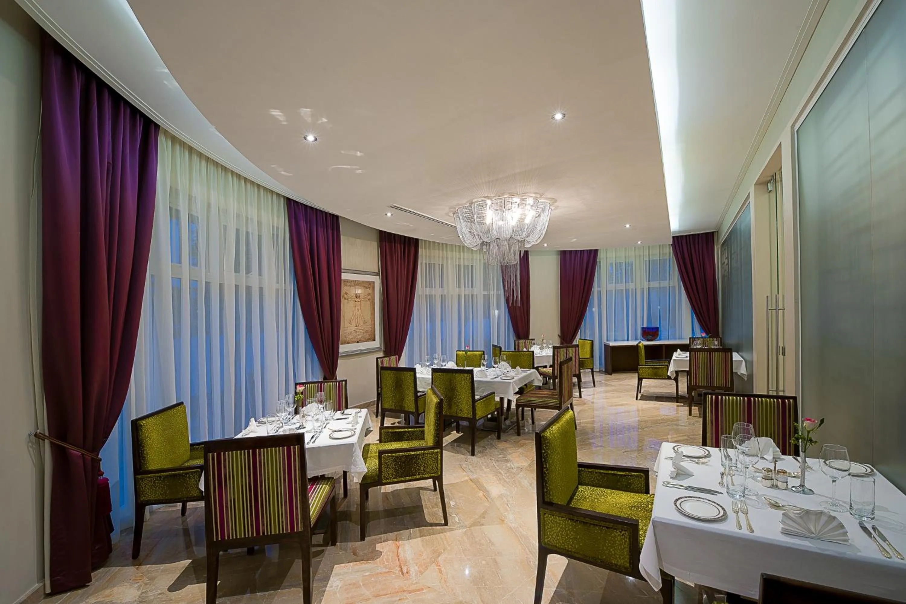 Restaurant/places to eat in The George Hotel