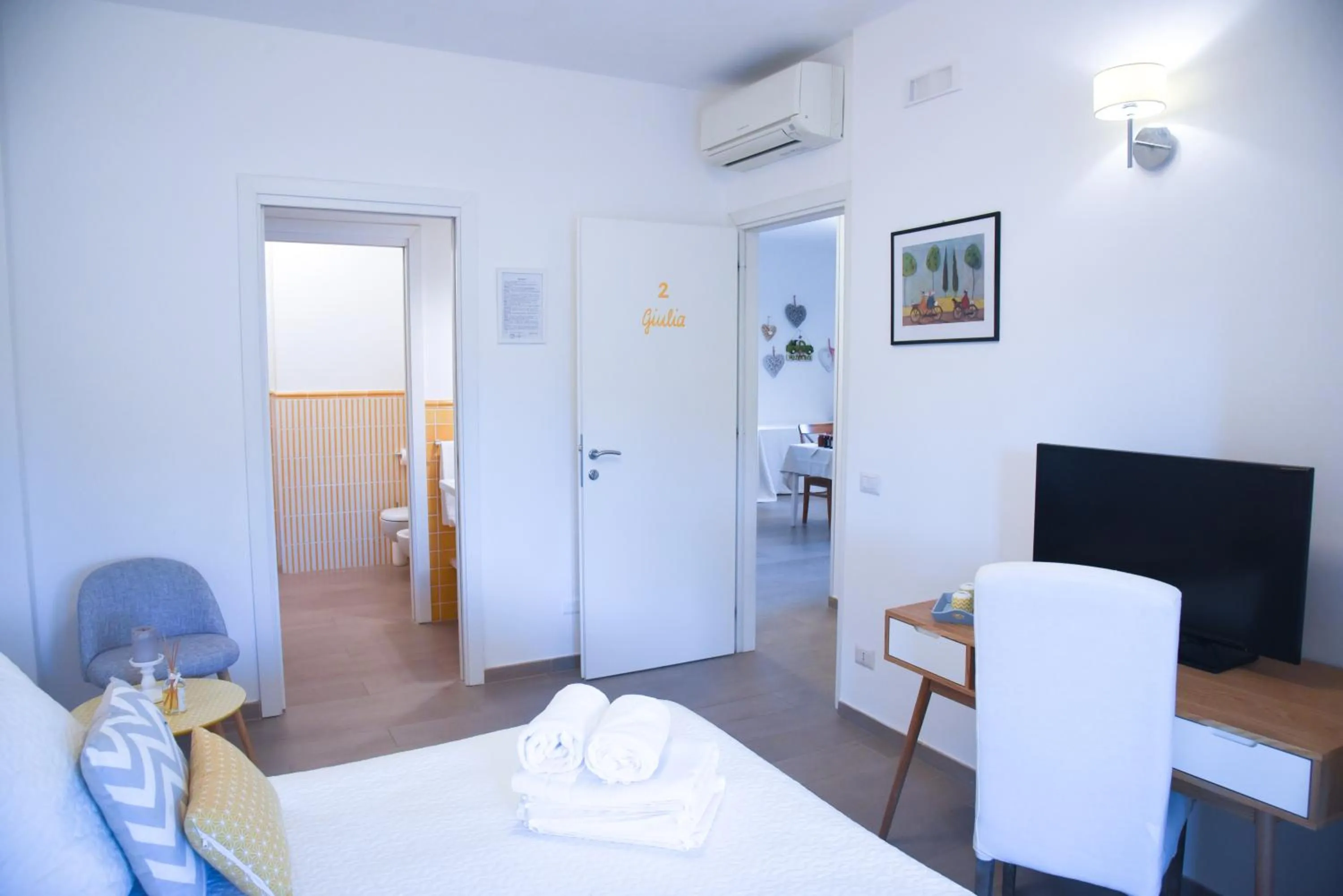 Photo of the whole room, Bed in Bed and Breakfast Country Cottage