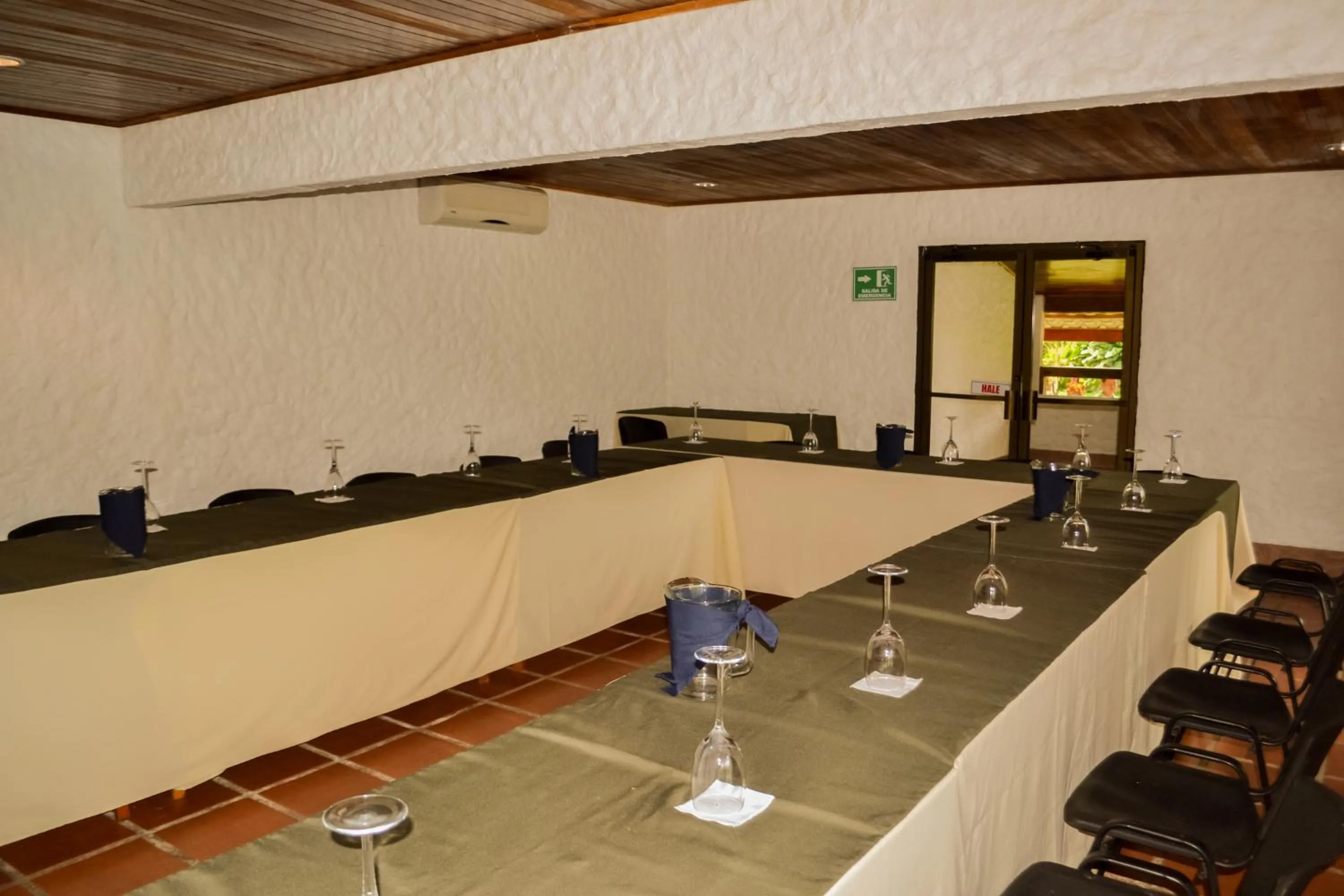 Business facilities in Termales del Bosque & Hot Springs