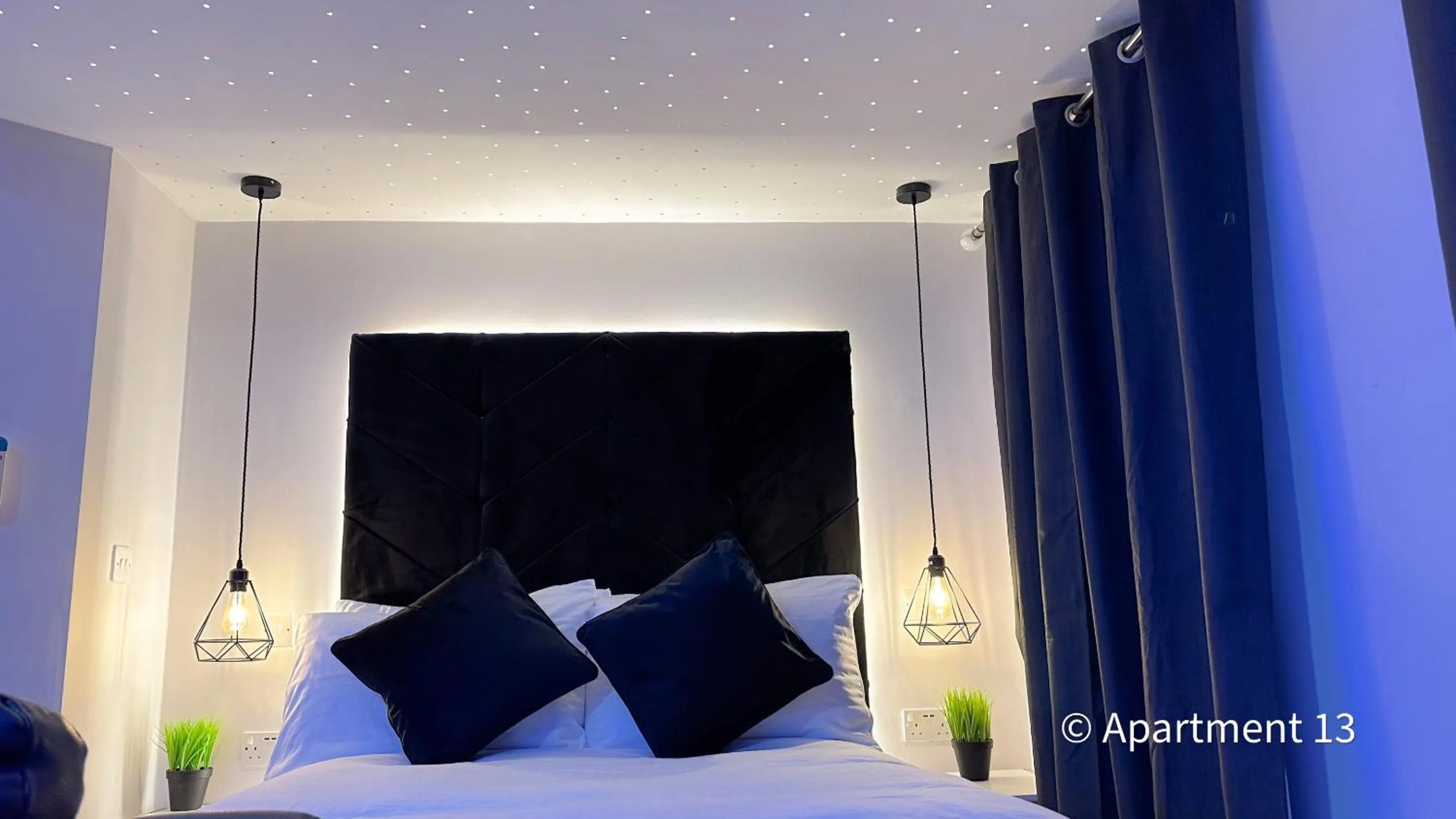 Bedroom, Bed in Mansa Apartments