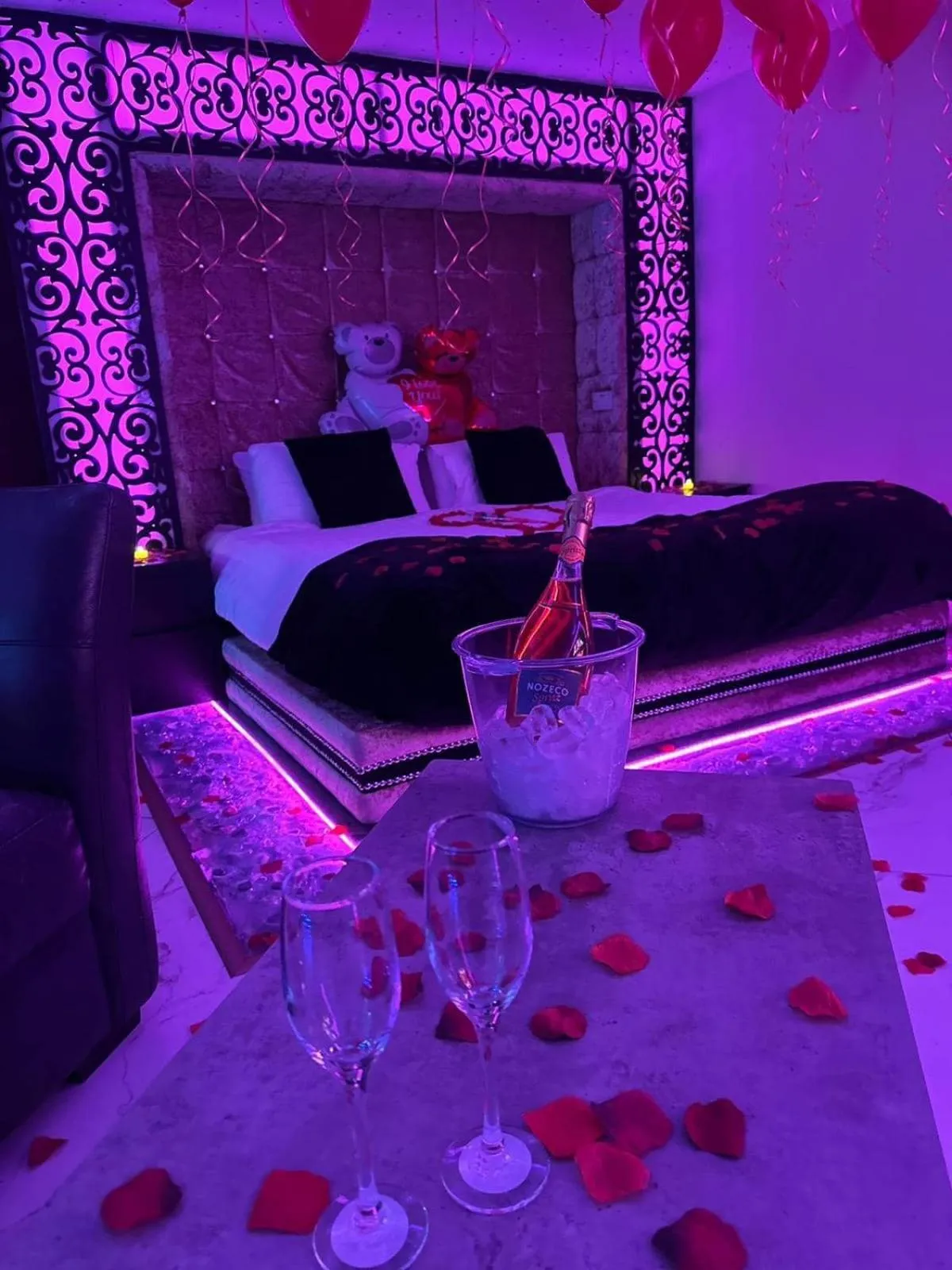 Bedroom, Bed in Mansa Apartments