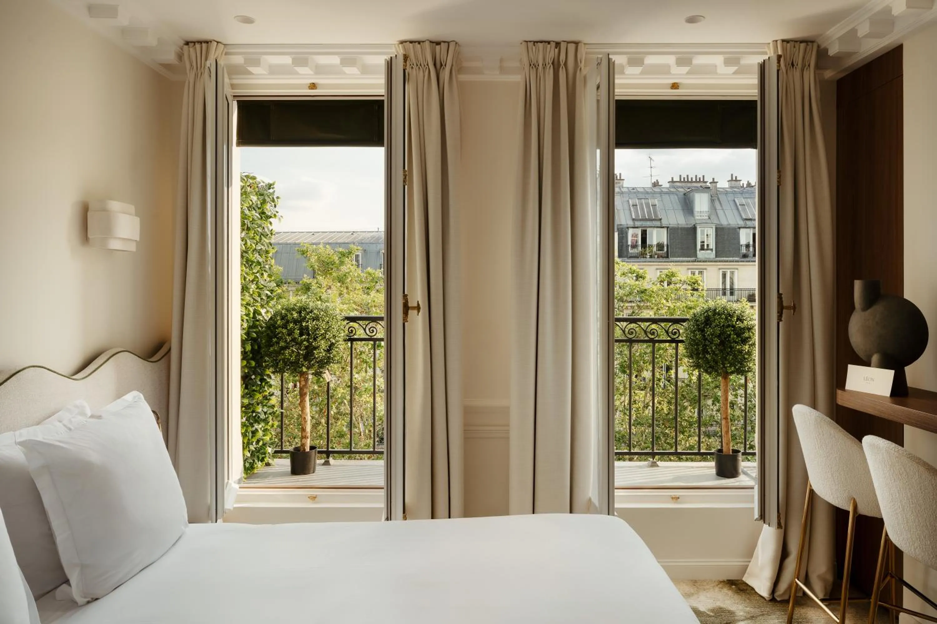 Photo of the whole room, Bed in Léon Hôtel