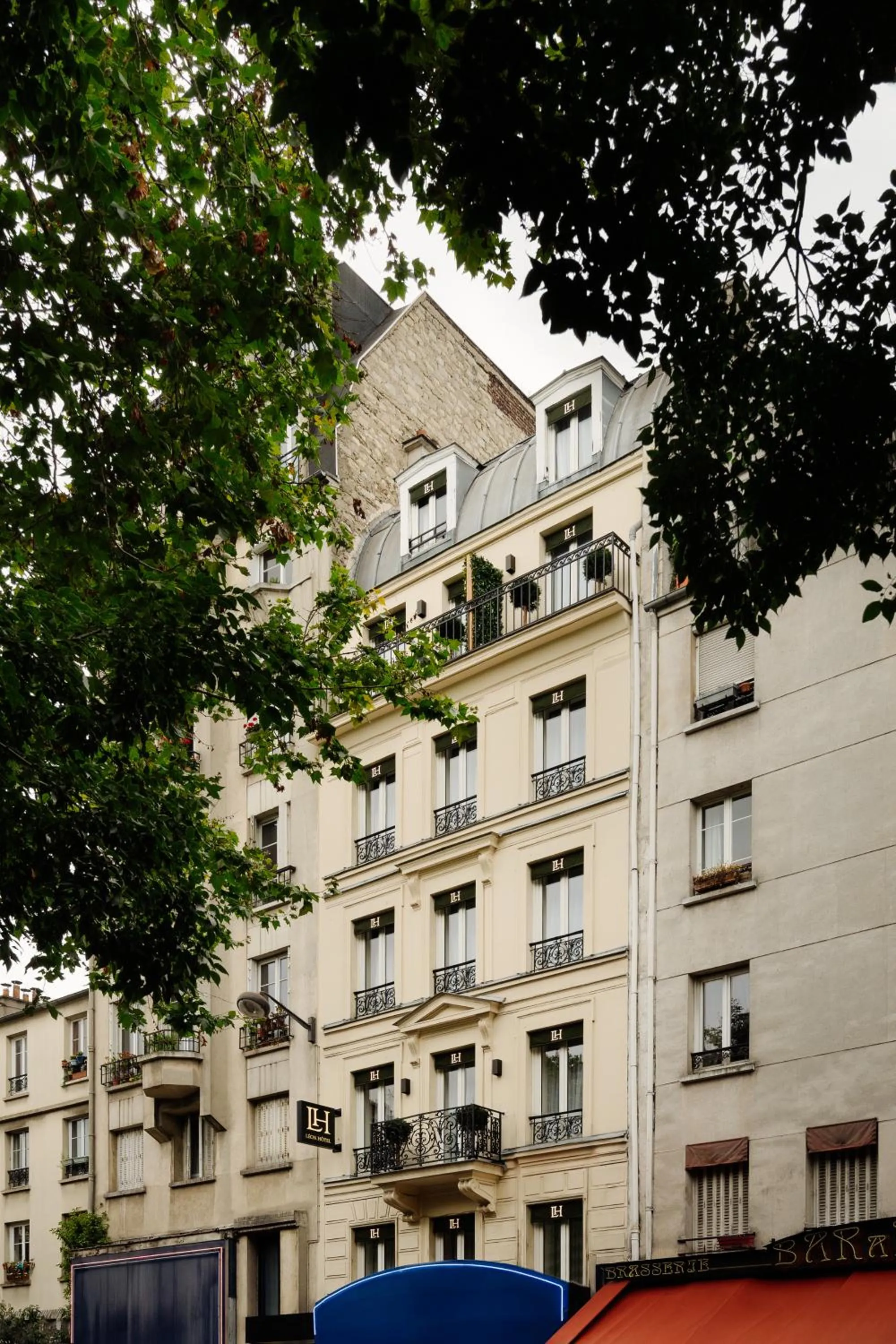 Facade/entrance in Léon Hôtel