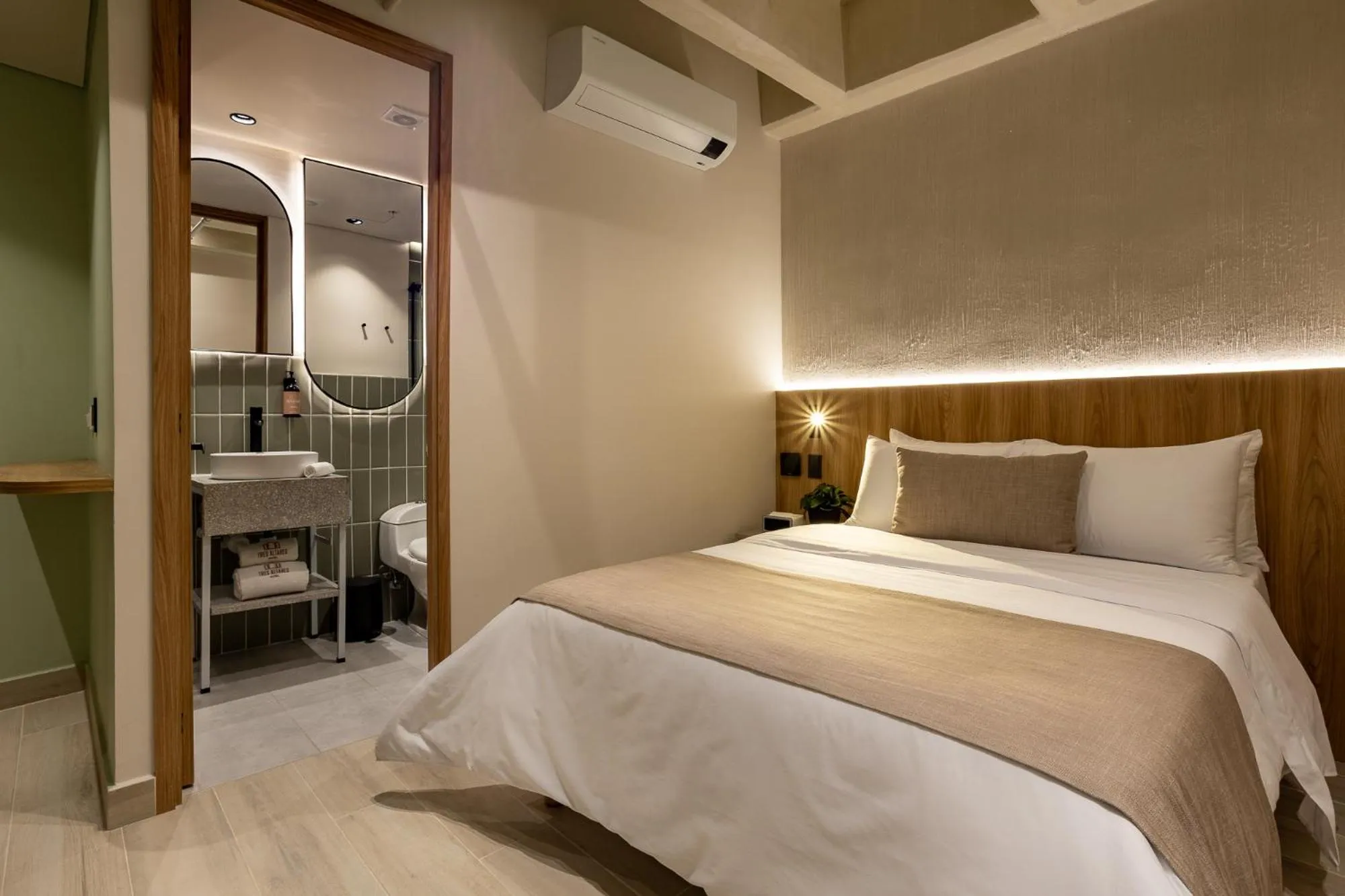 Bedroom, Bed in Hotel Tres Altares Sabaneta