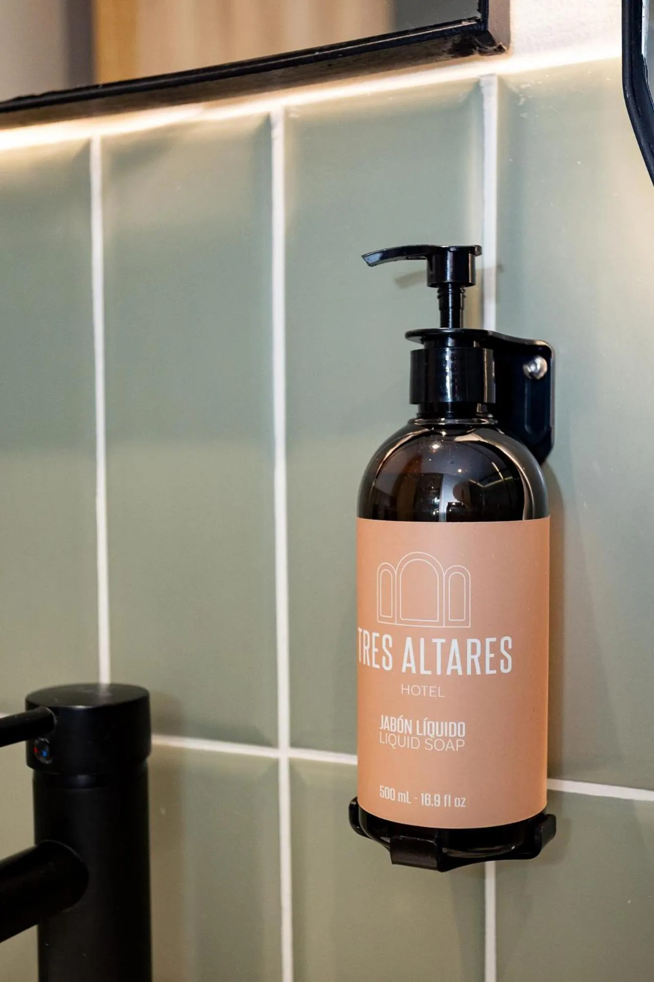 Hotel Tres Altares Sabaneta