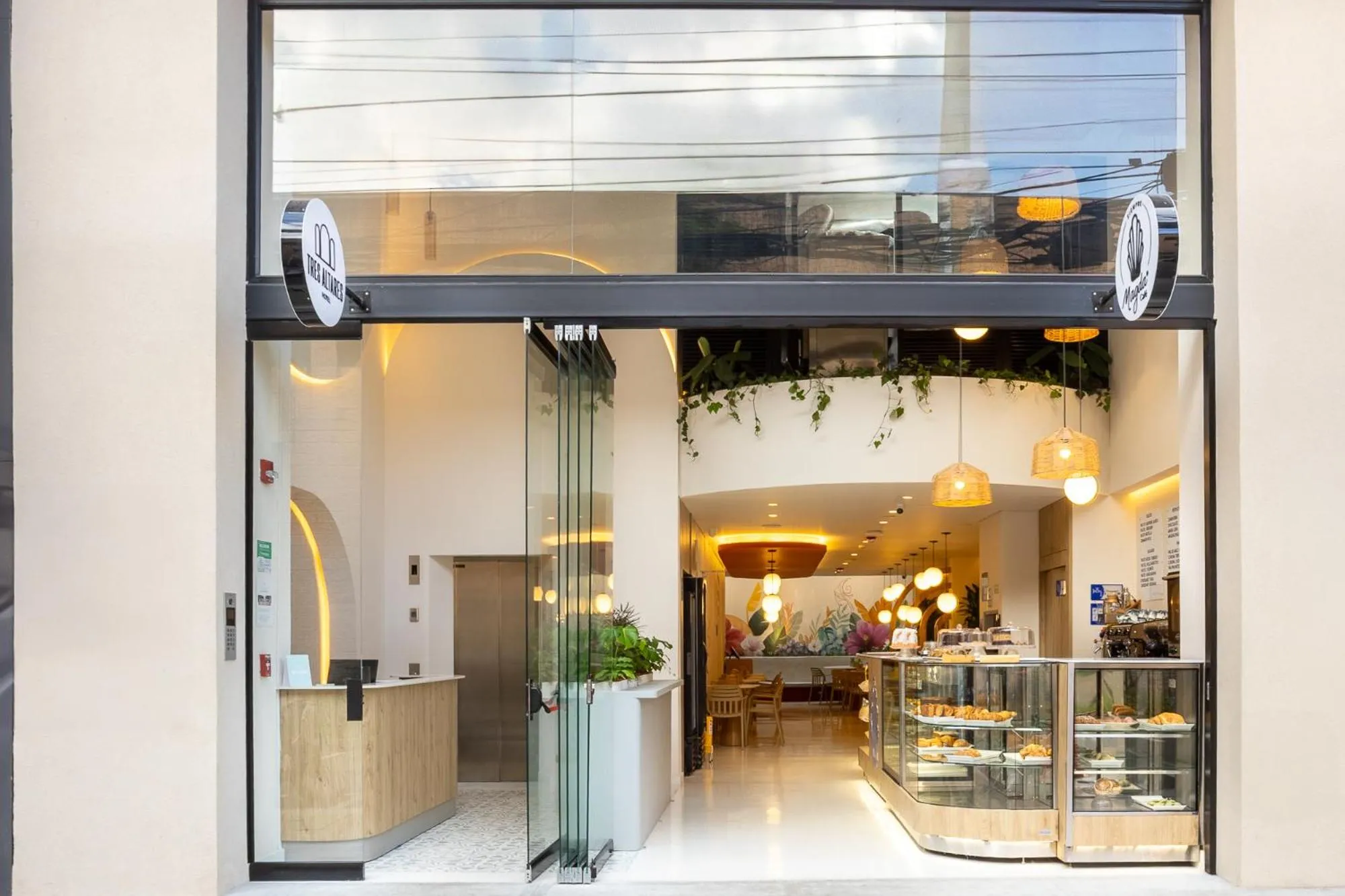 Facade/entrance in Hotel Tres Altares Sabaneta