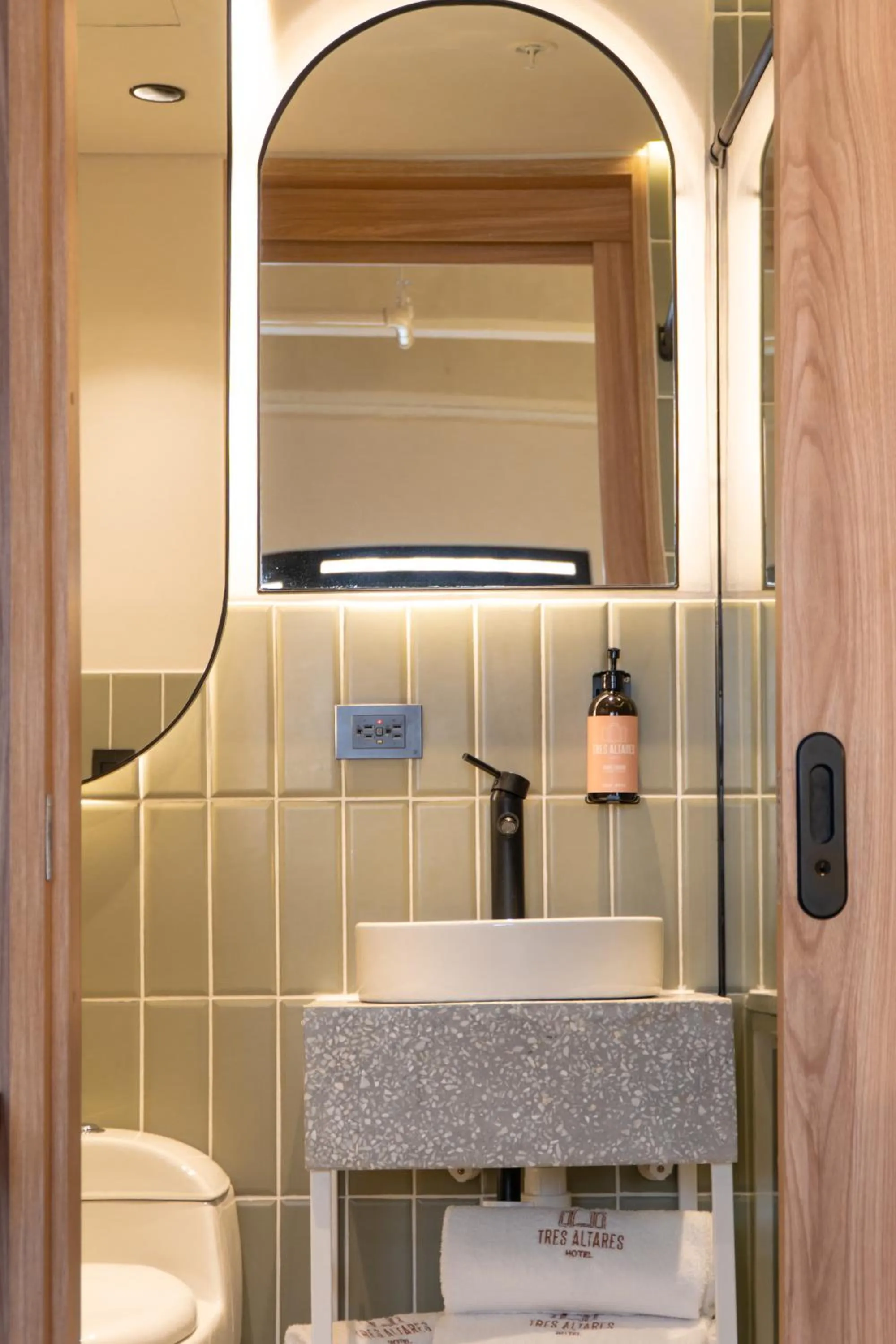 Hotel Tres Altares Sabaneta