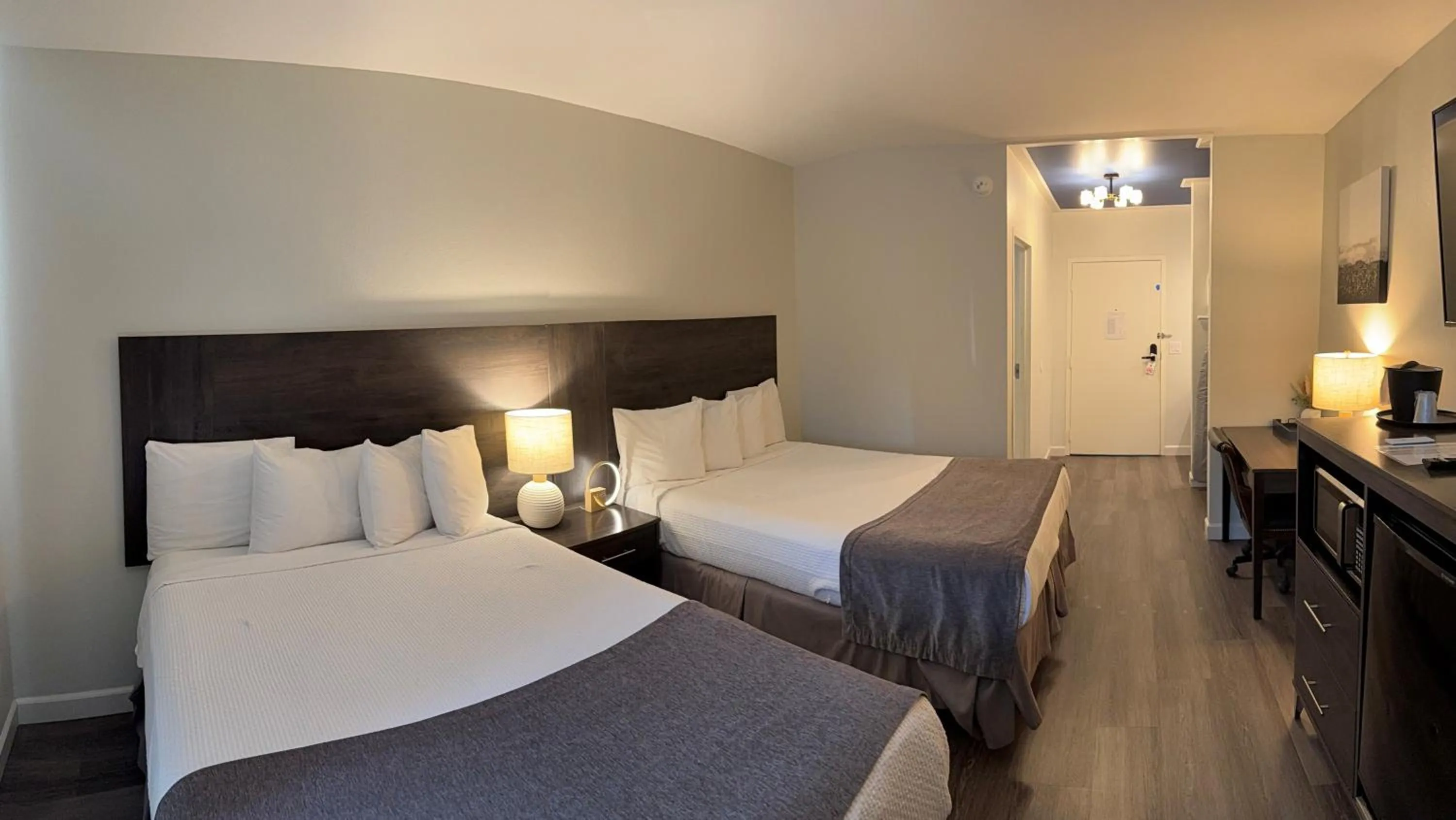 Bed in Carolina Pine Inn near Southern Pines-Pinehurst