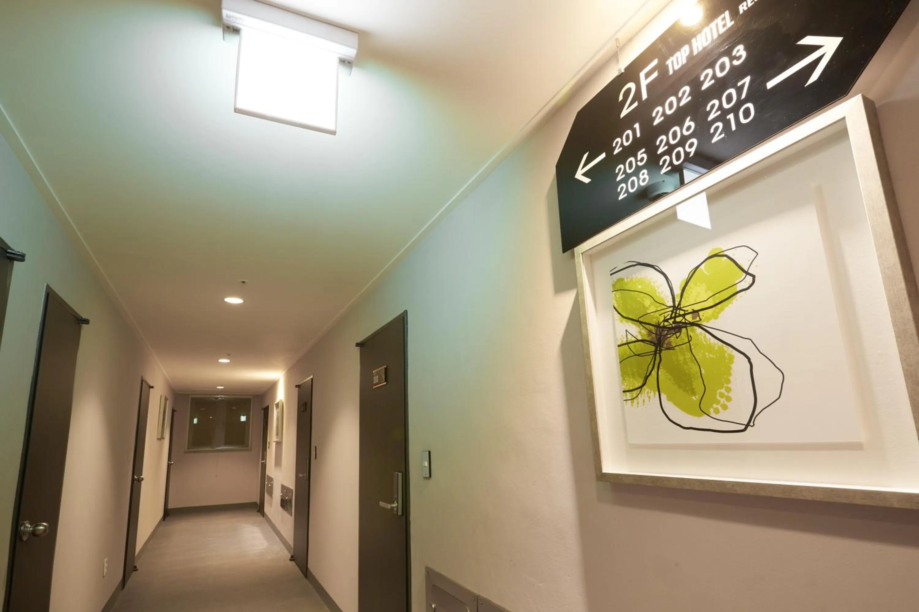 Area and facilities in Top Hotel & Residence