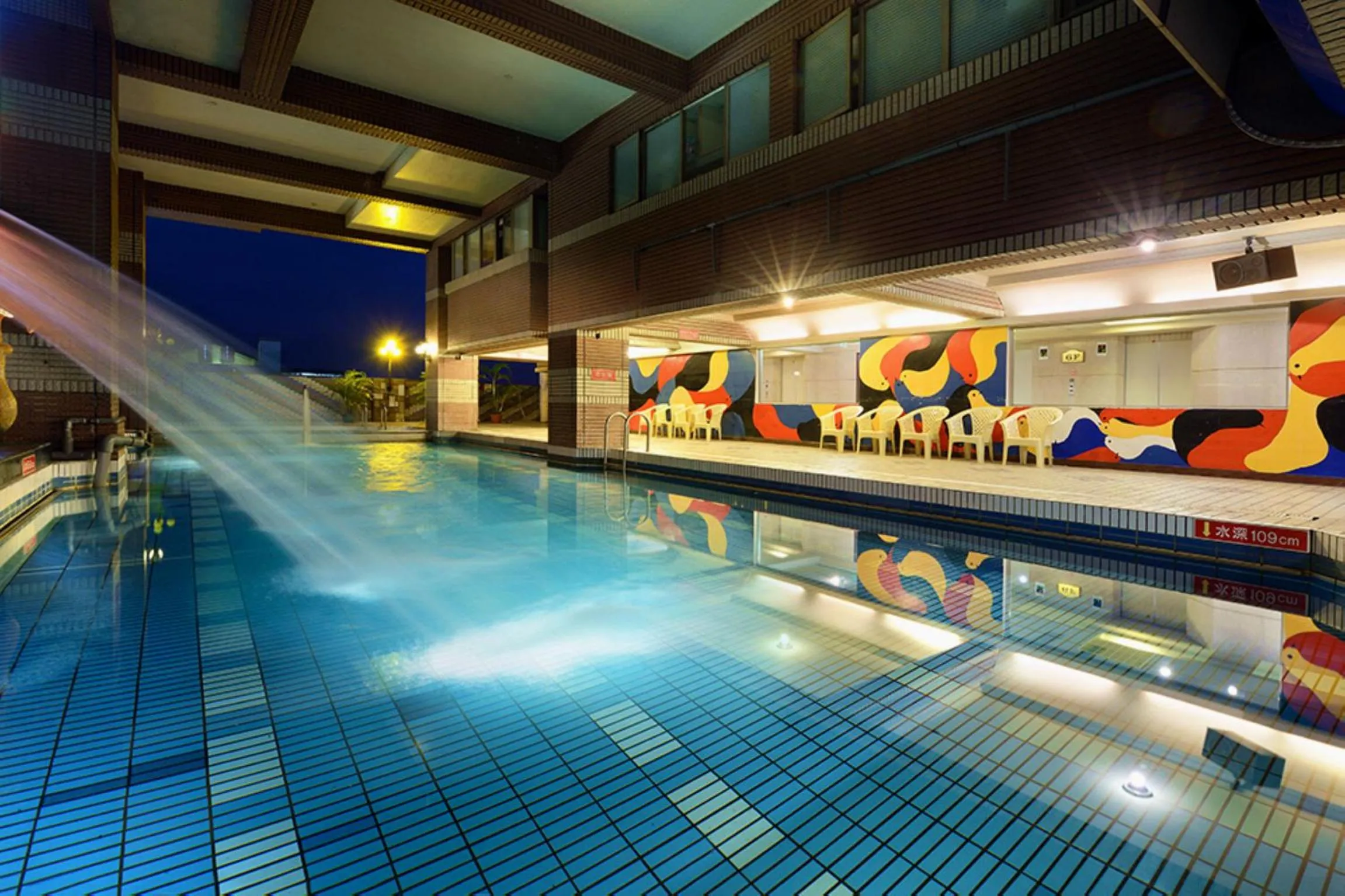 Swimming pool in Cheng Pao Hotel