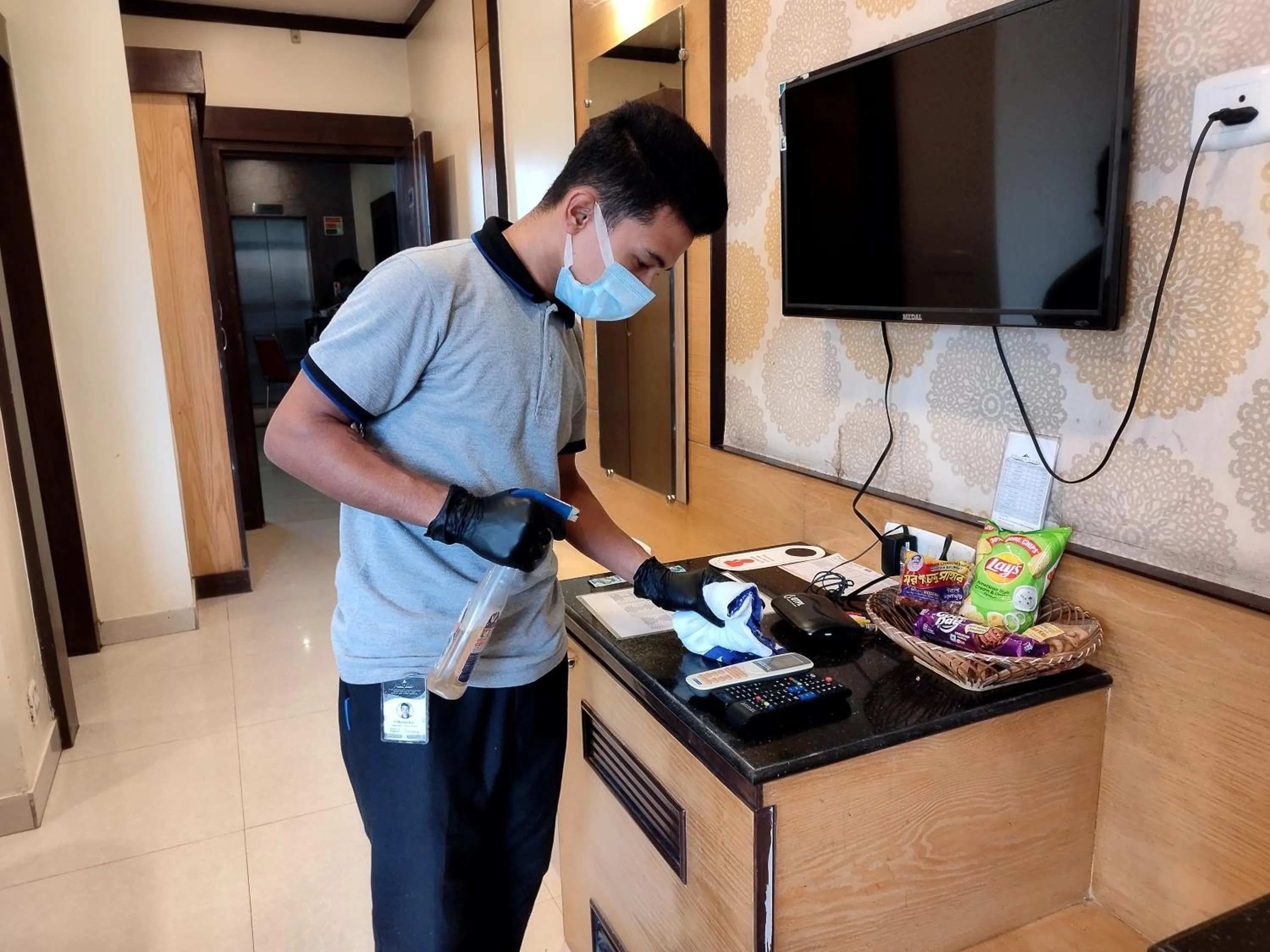 room service in Hotel Sonar Tori