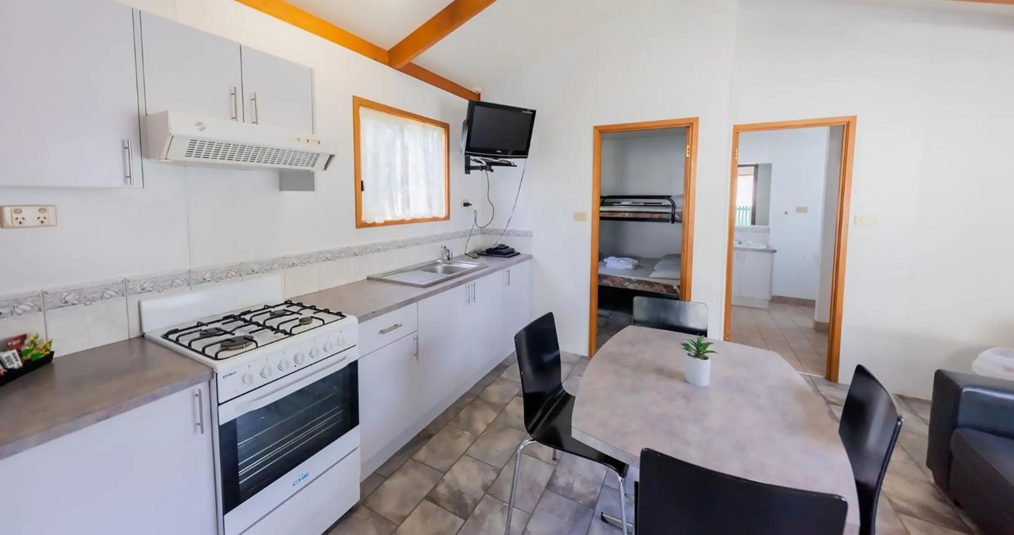 Kitchen or kitchenette in BIG4 Breeze Holiday Parks - Eildon