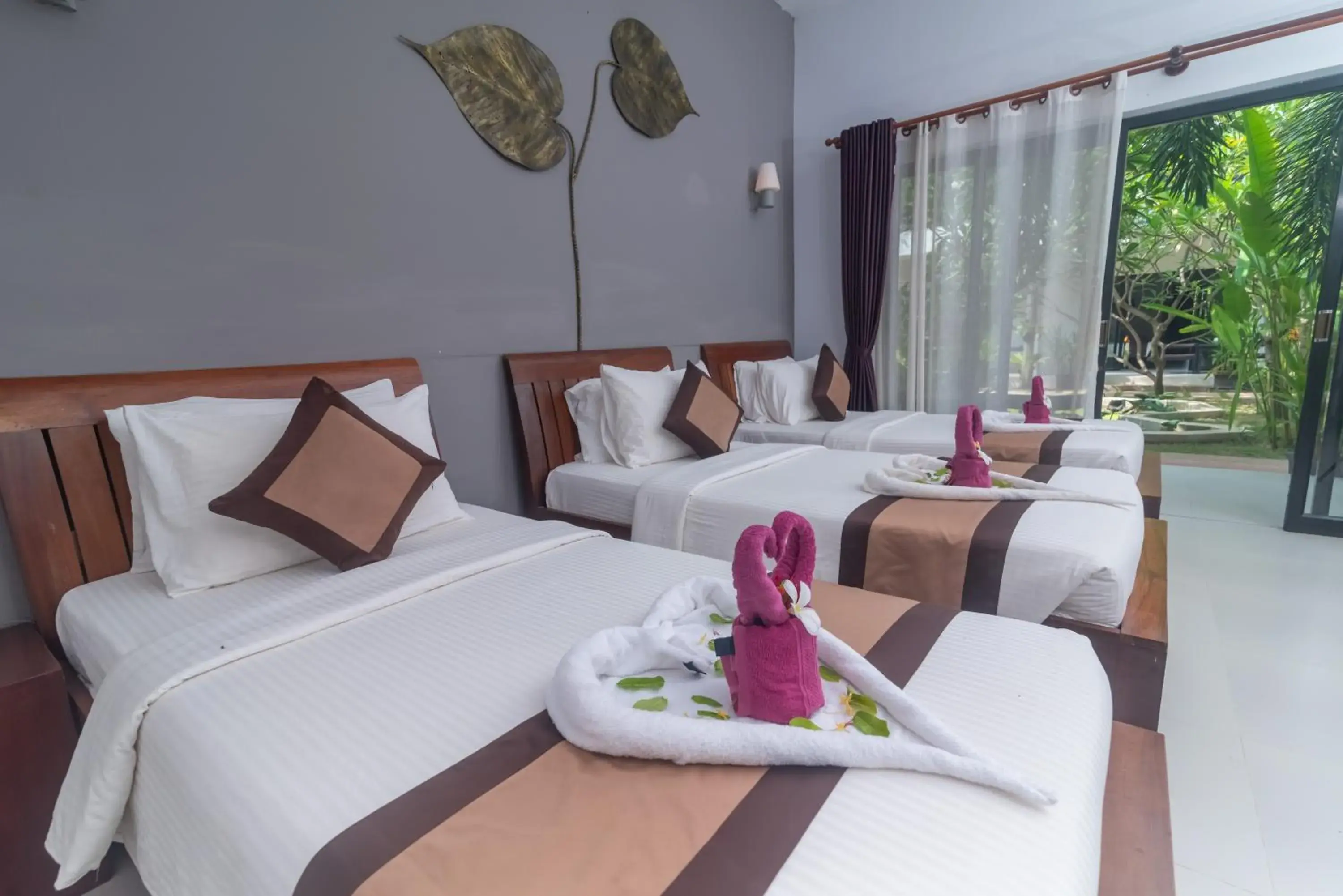 Superior Triple Room in New Riverside Hotel Superior Triple Room in New Riverside Hotel