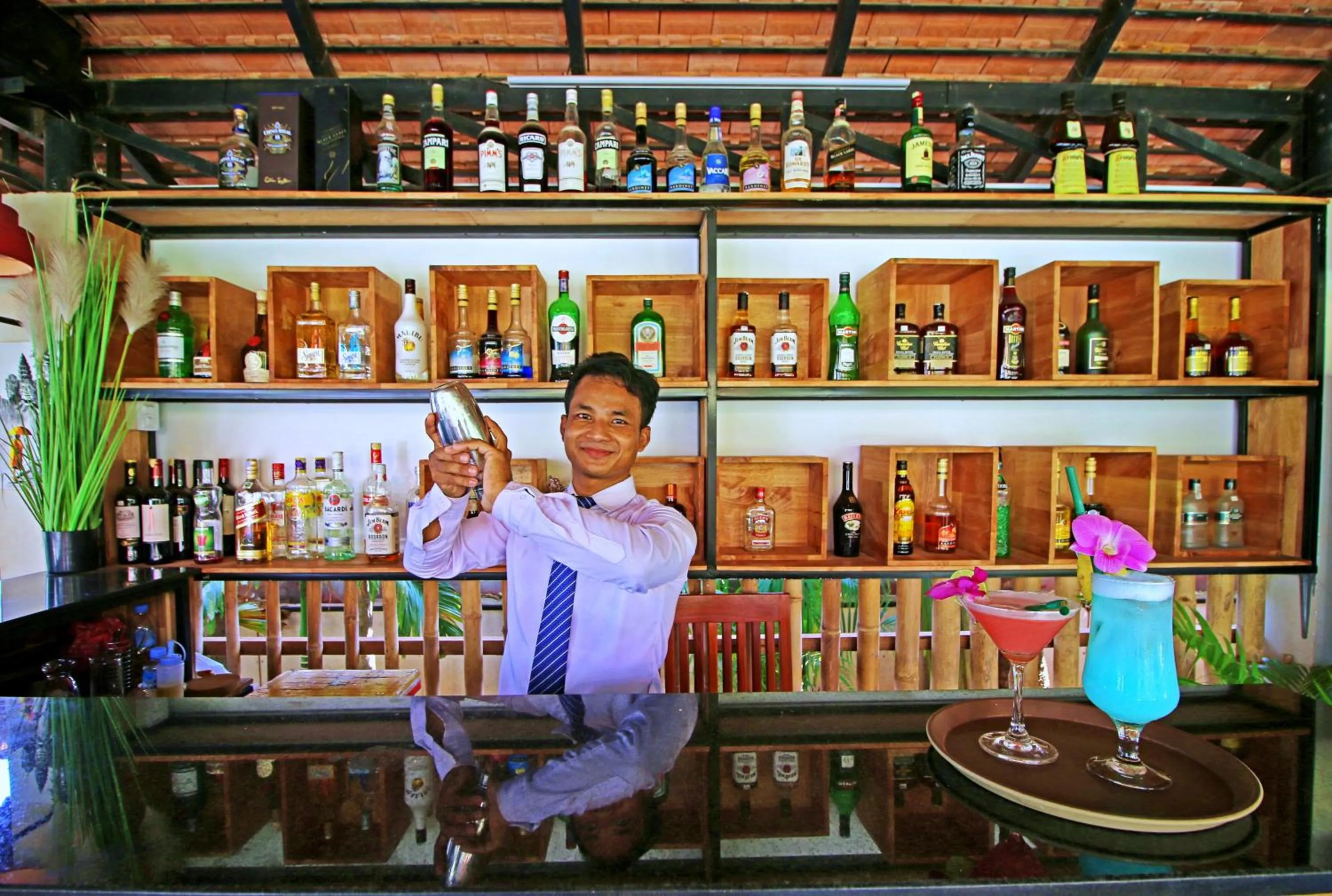 Lounge or bar in New Riverside Hotel