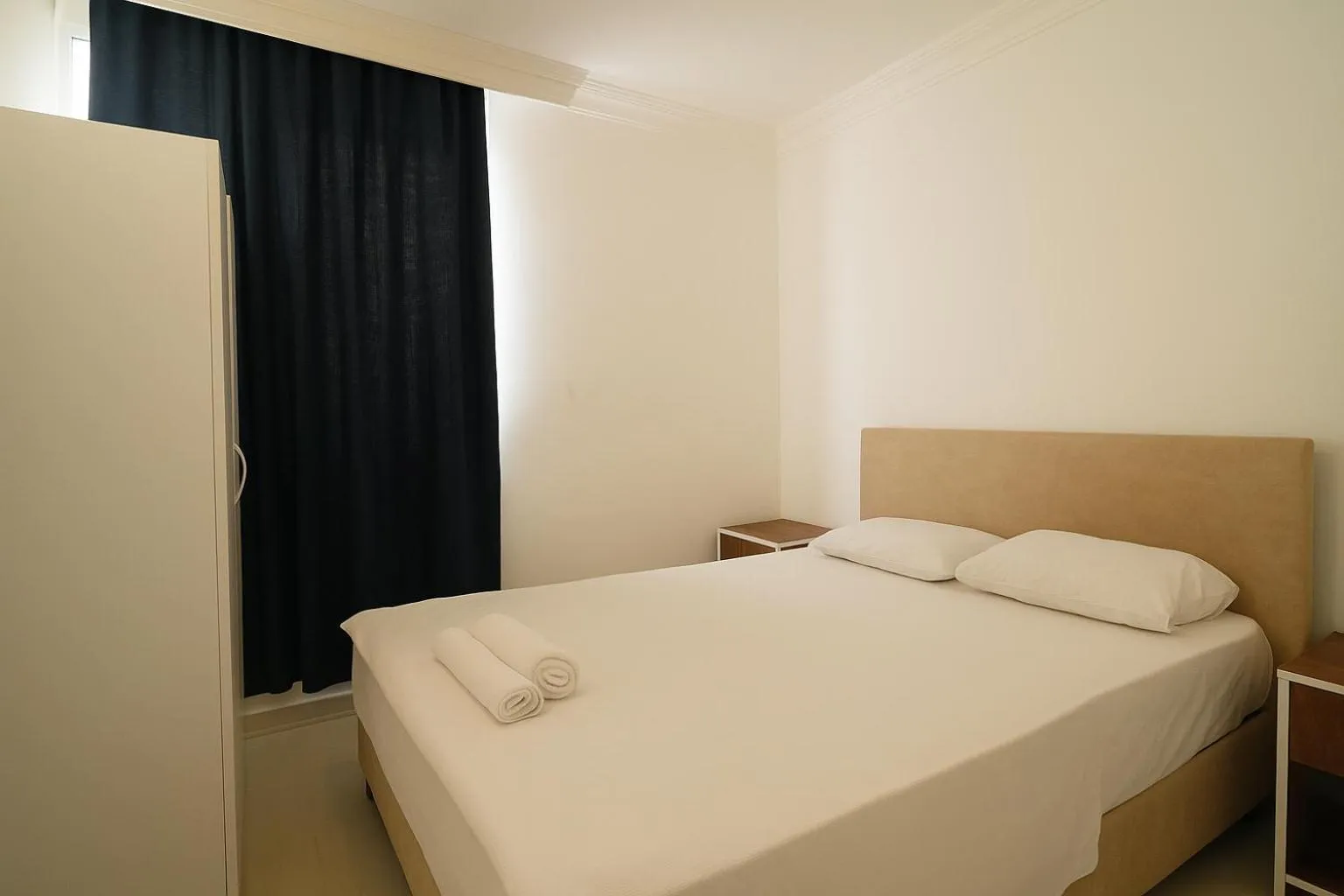 Bed in Hillside Apart House