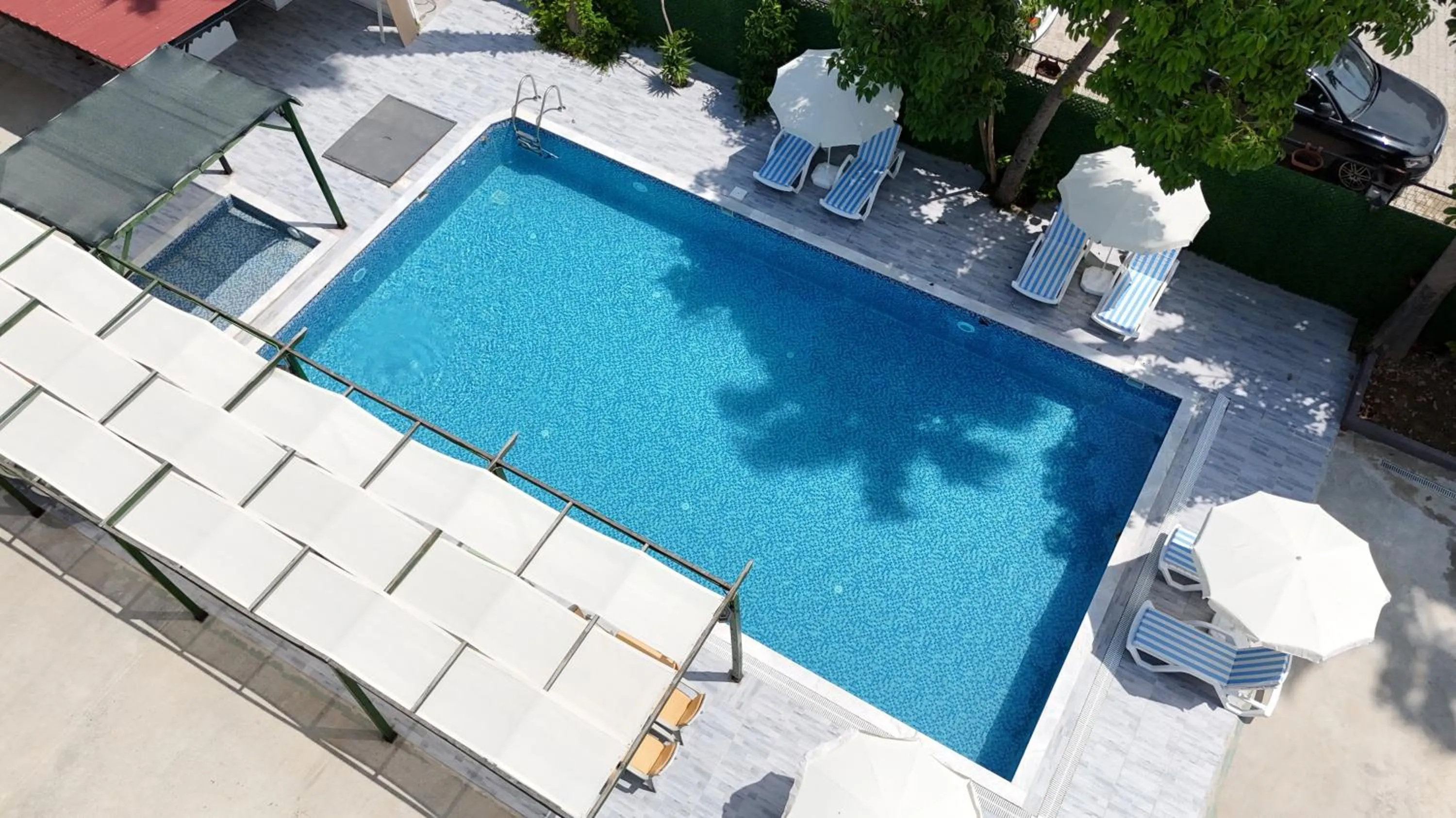 Hillside Apart House