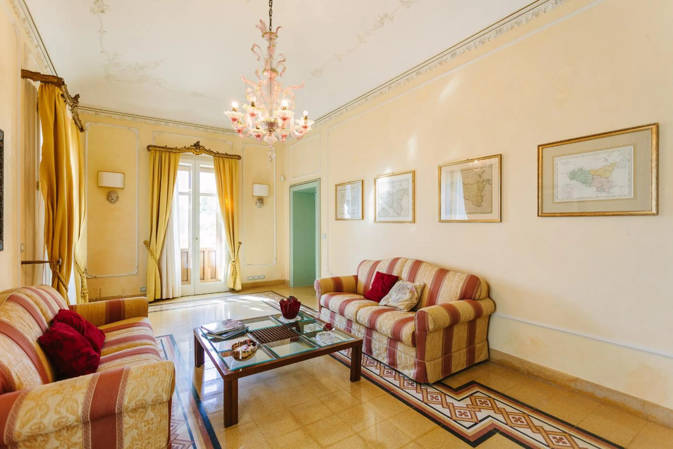 Communal lounge/ TV room in Dimora Archimedea