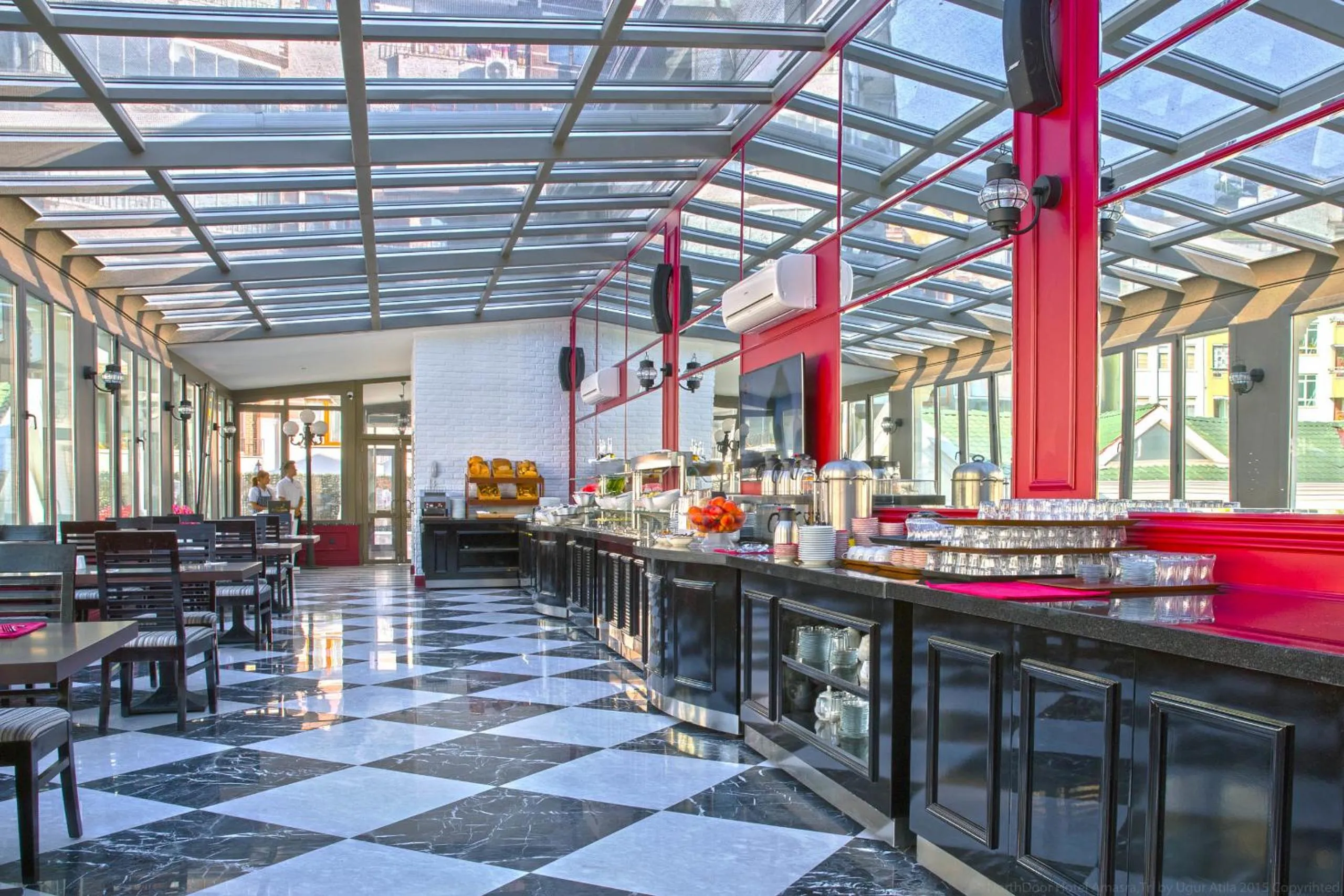 Restaurant/places to eat in Northdoor Hotel