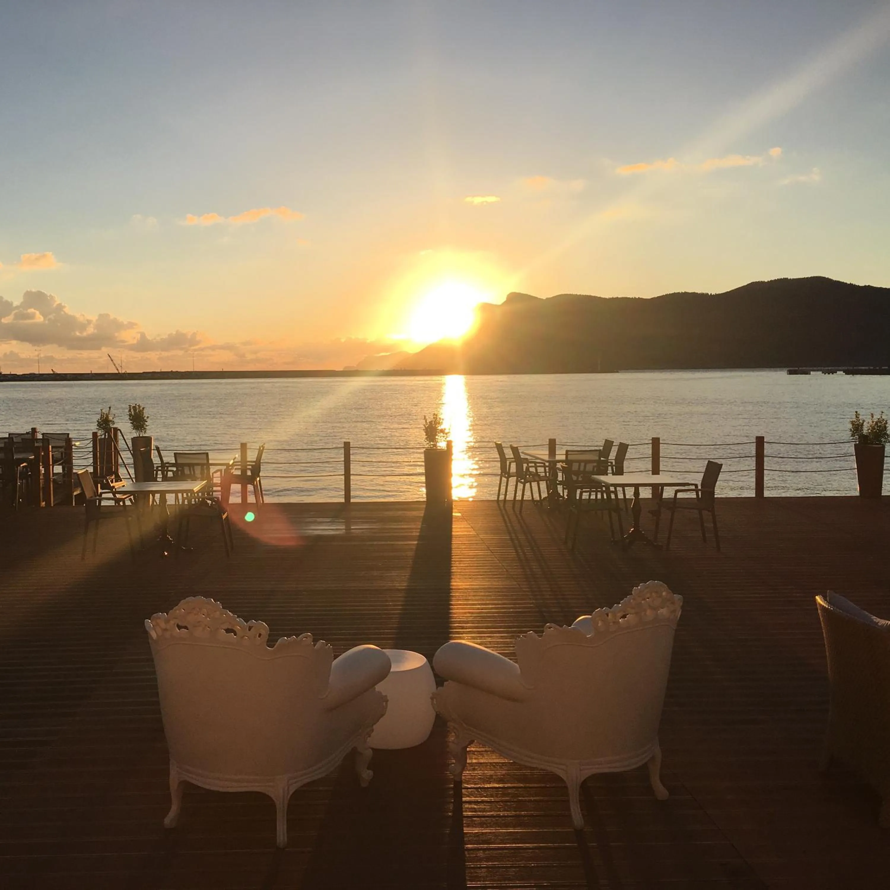 Restaurant/places to eat in Northdoor Hotel