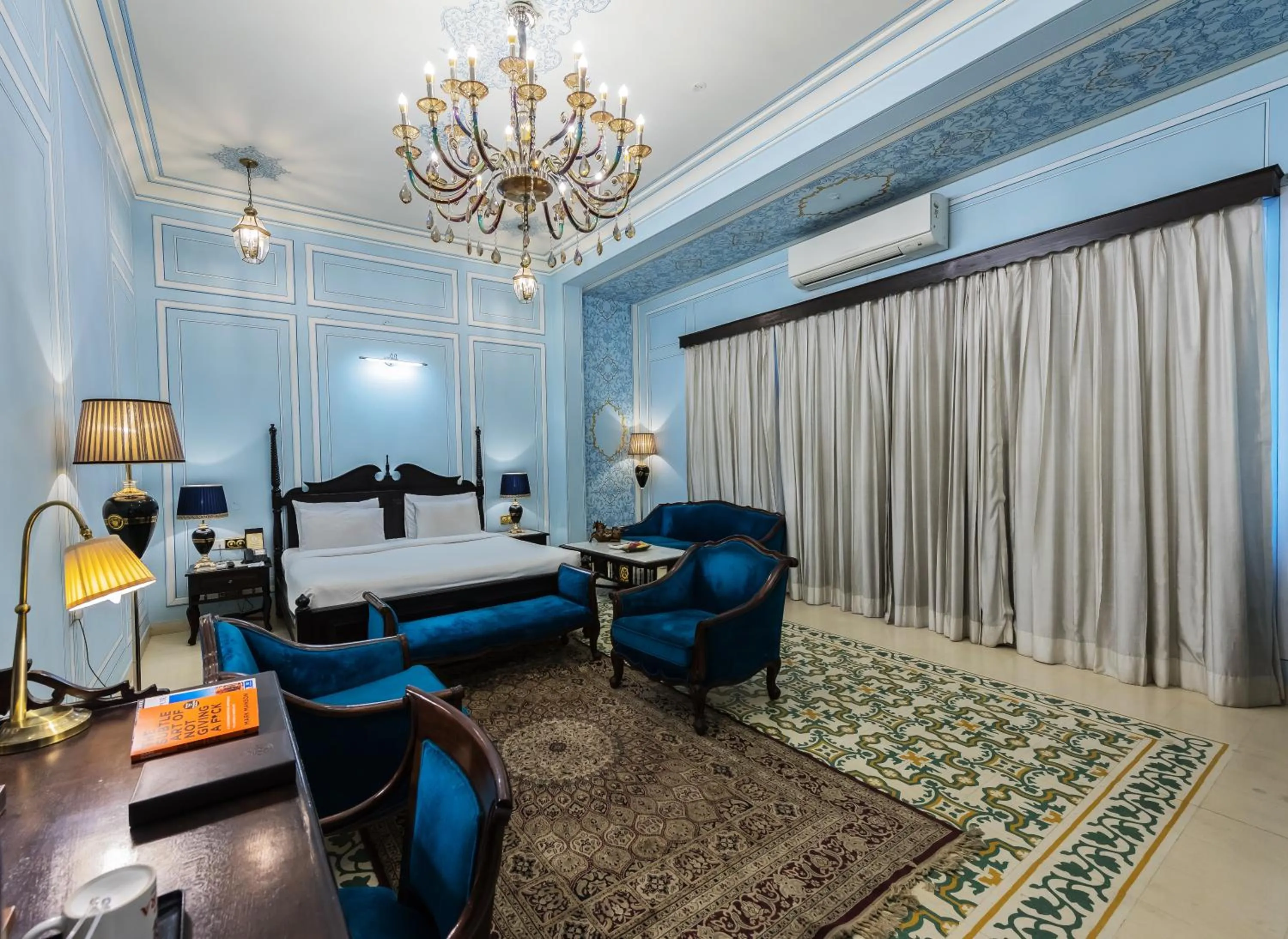 Bed in Grand Uniara A Heritage Hotel