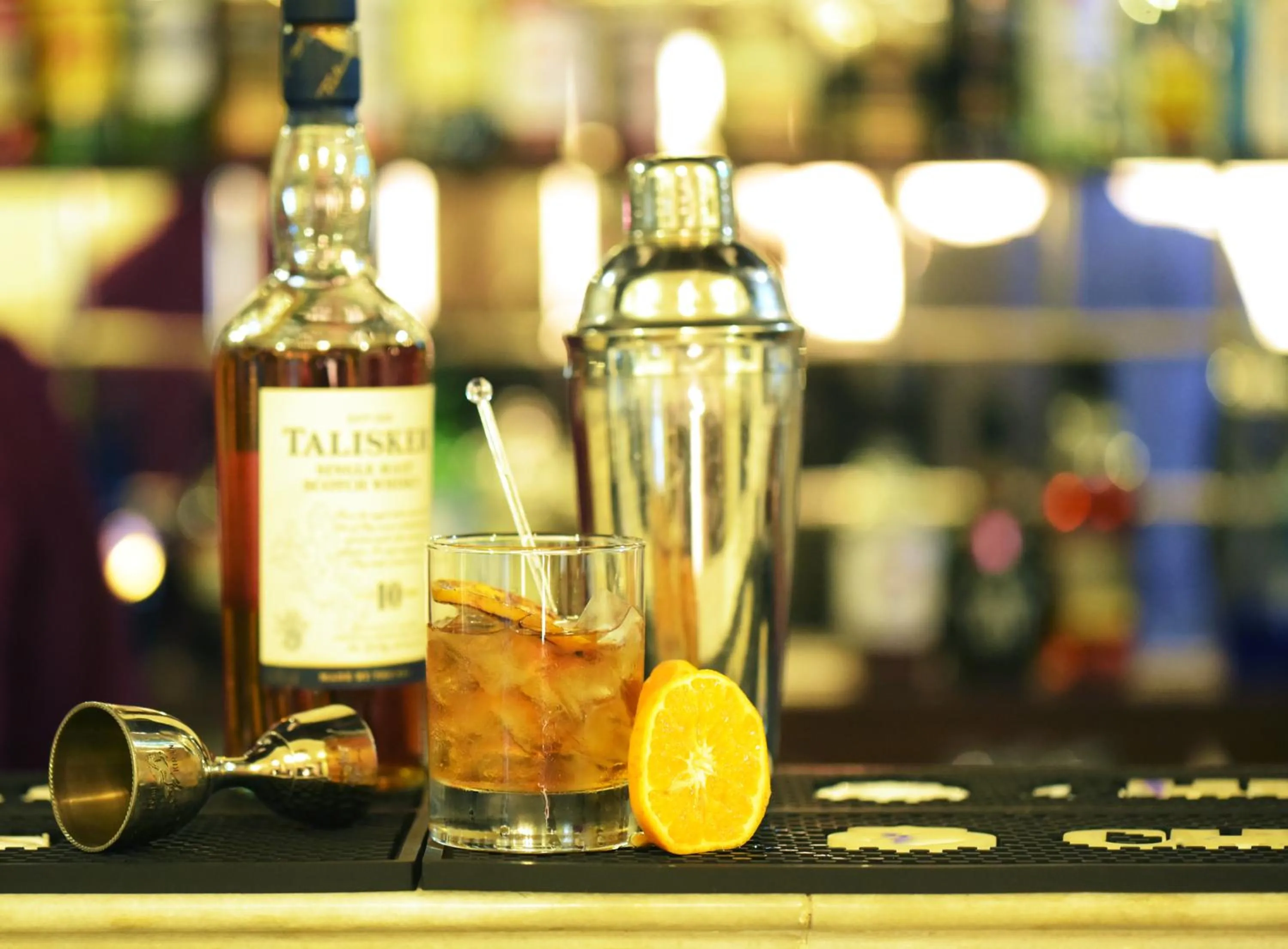 Alcoholic drinks in Grand Uniara A Heritage Hotel