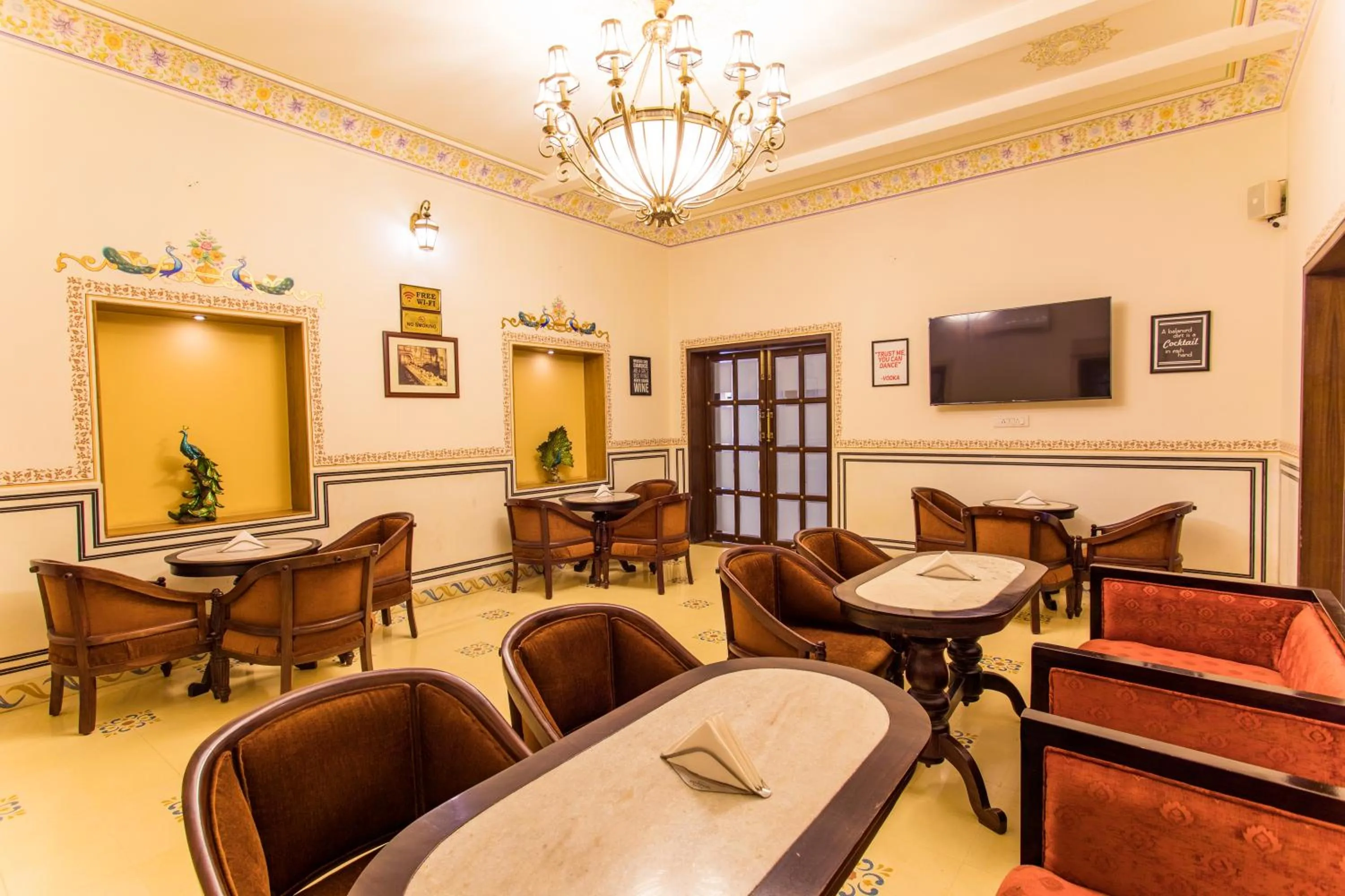 Lounge or bar in Grand Uniara A Heritage Hotel