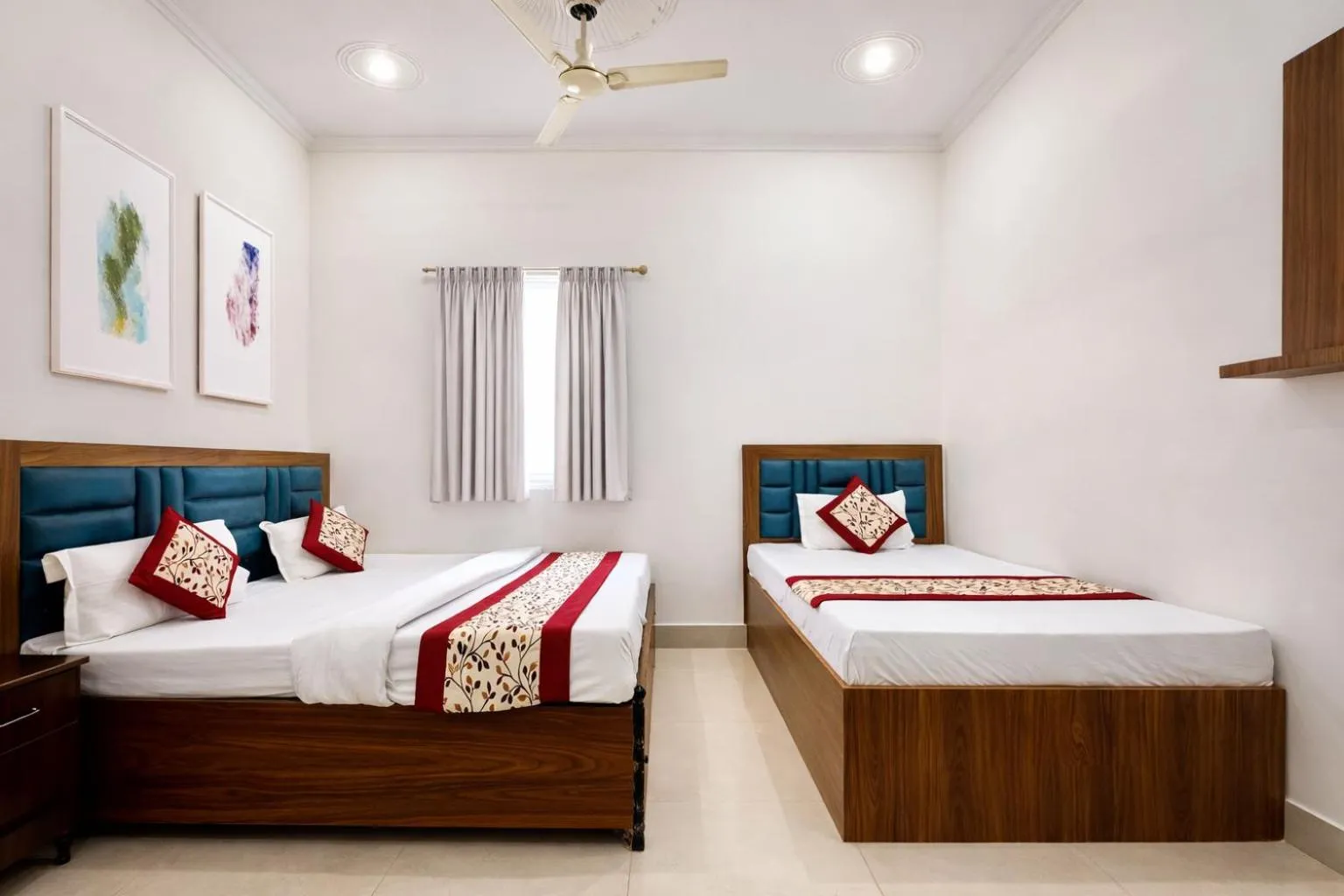 Bedroom, Bed in Murli Manohar Palace