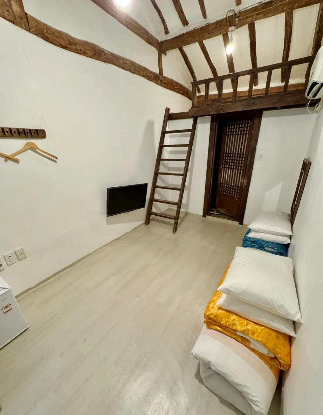 TV and multimedia, Bed in Jeonju Gaindang Hanok Stay