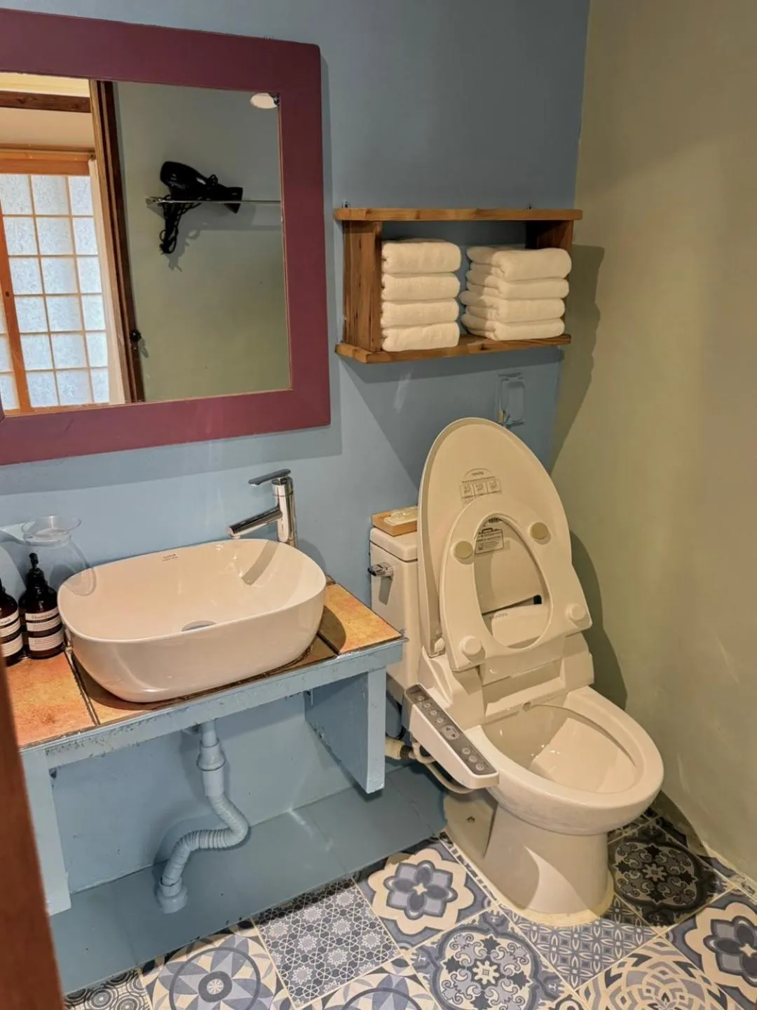 Toilet in Jeonju Gaindang Hanok Stay