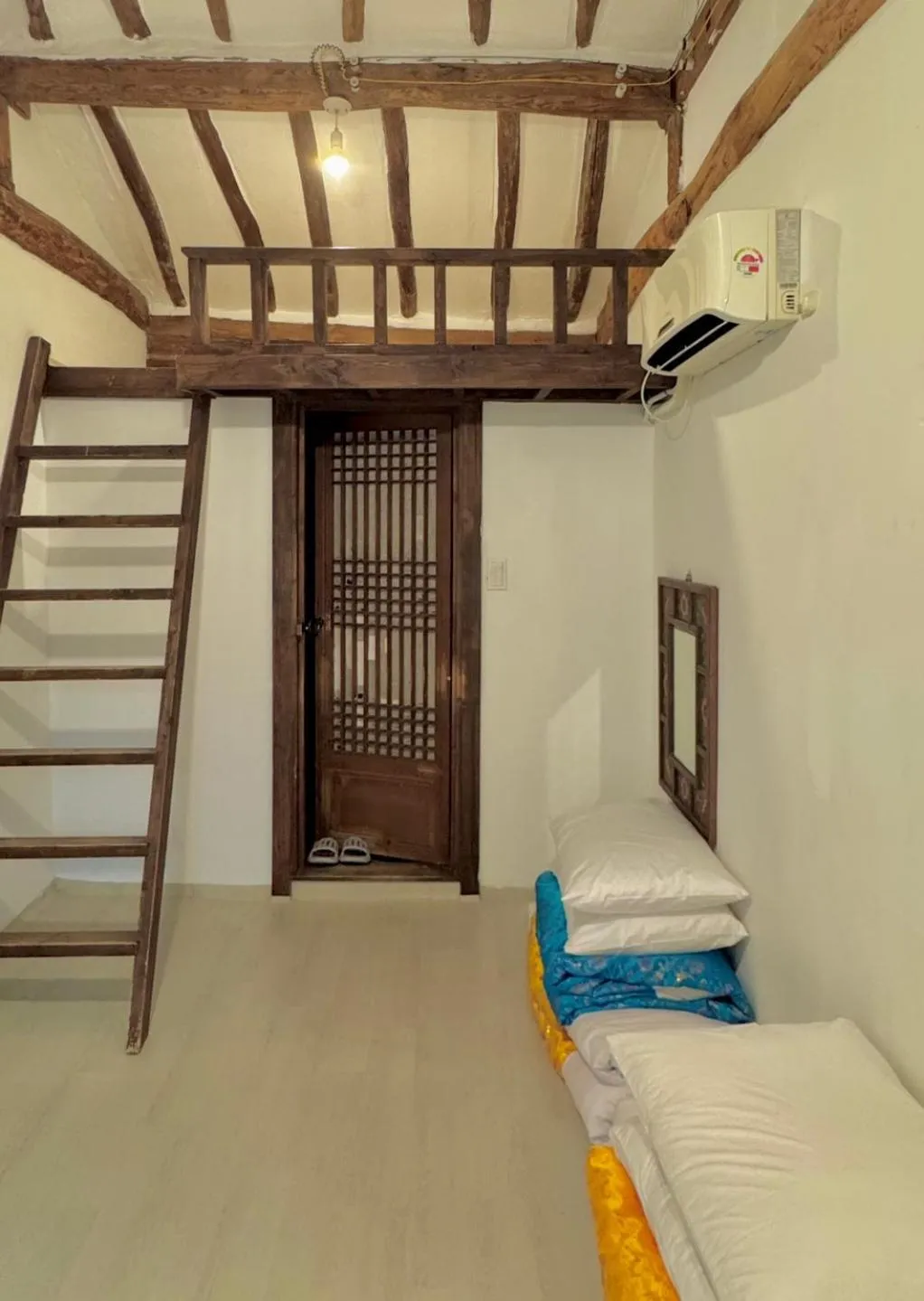 Photo of the whole room, Bed in Jeonju Gaindang Hanok Stay