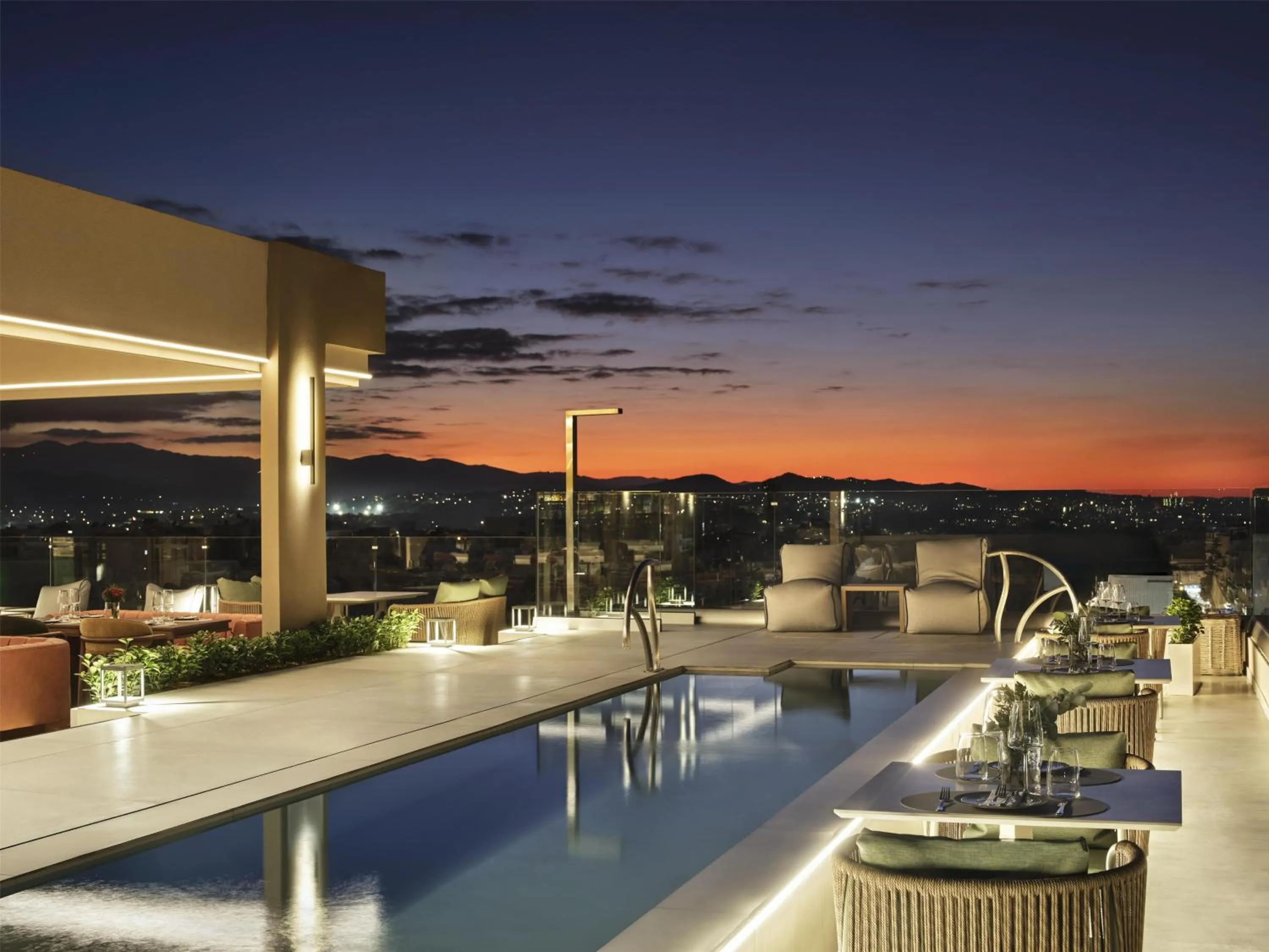 Restaurant/places to eat in Hilton Garden Inn Chania City