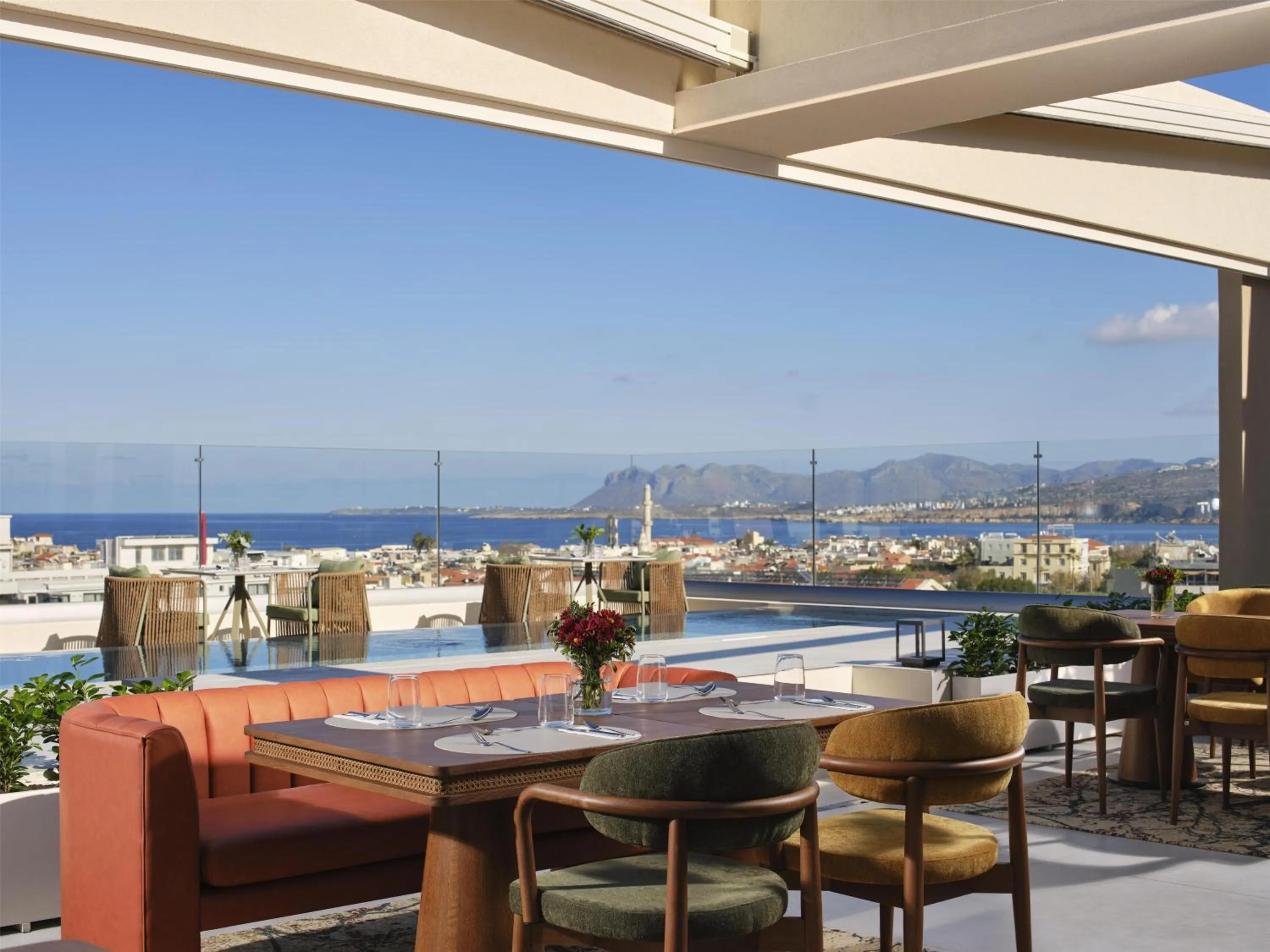 Restaurant/places to eat in Hilton Garden Inn Chania City