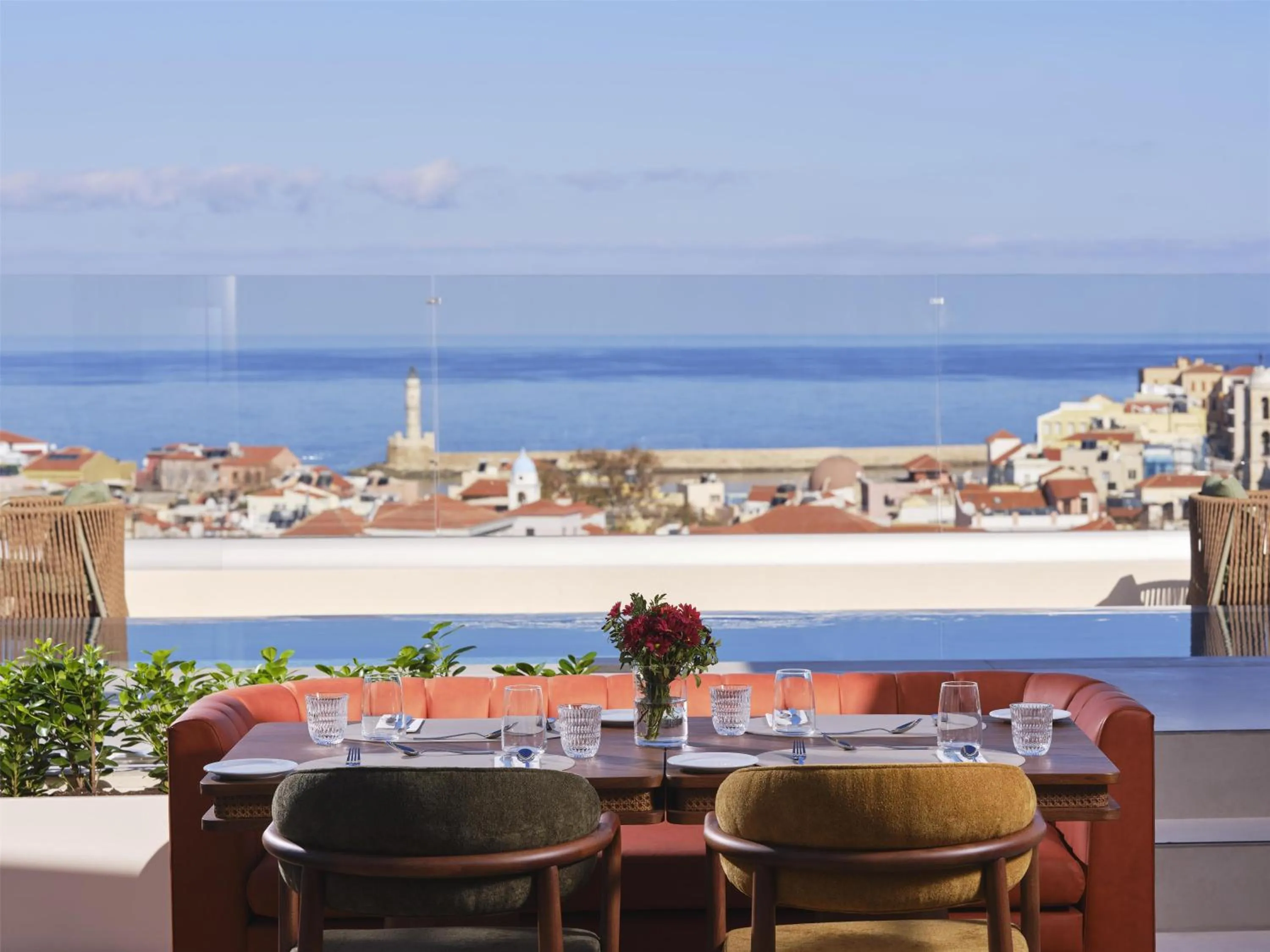 Restaurant/places to eat in Hilton Garden Inn Chania City