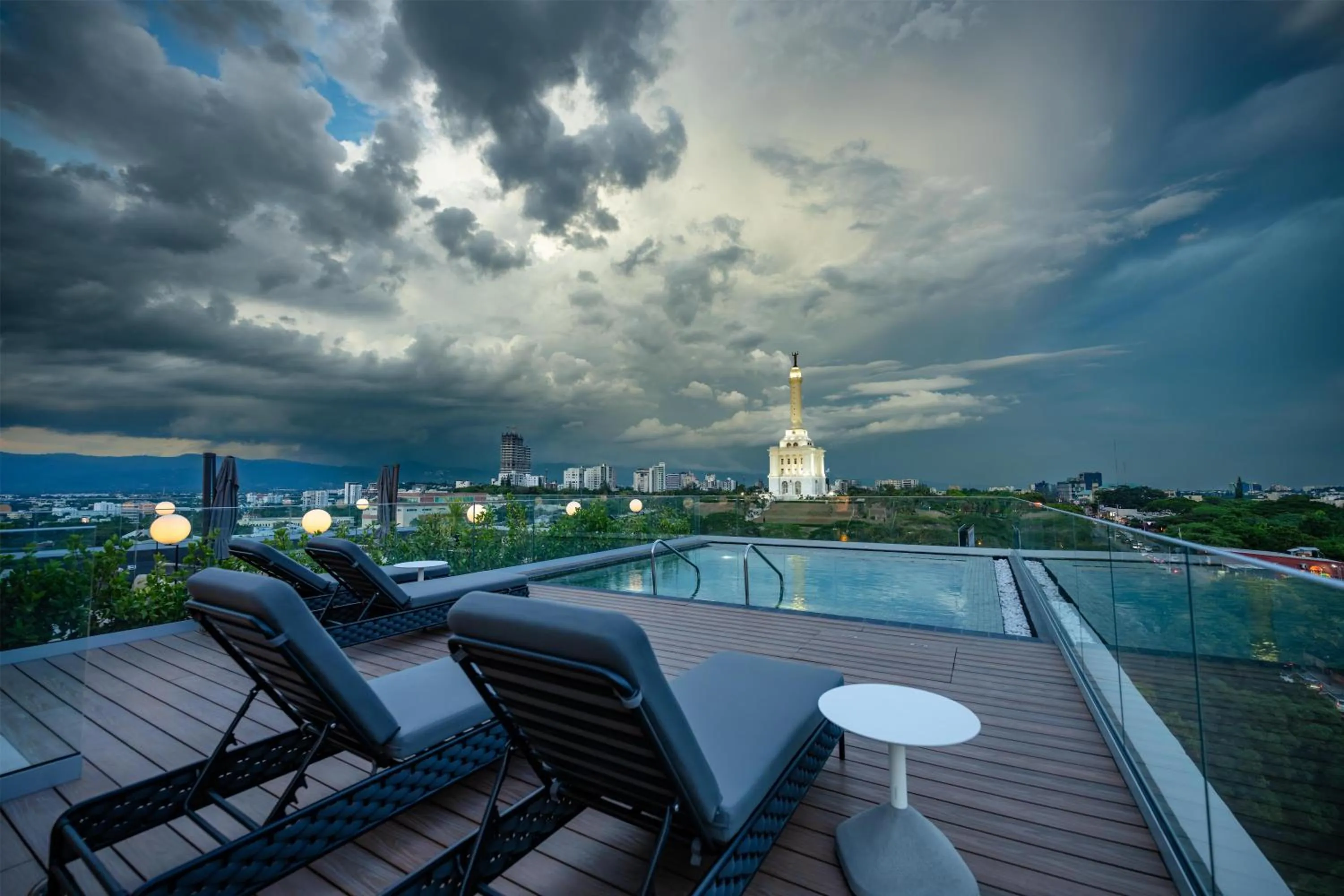 Pool view in Hotel Hampton By Hilton Santiago De Los Caballeros