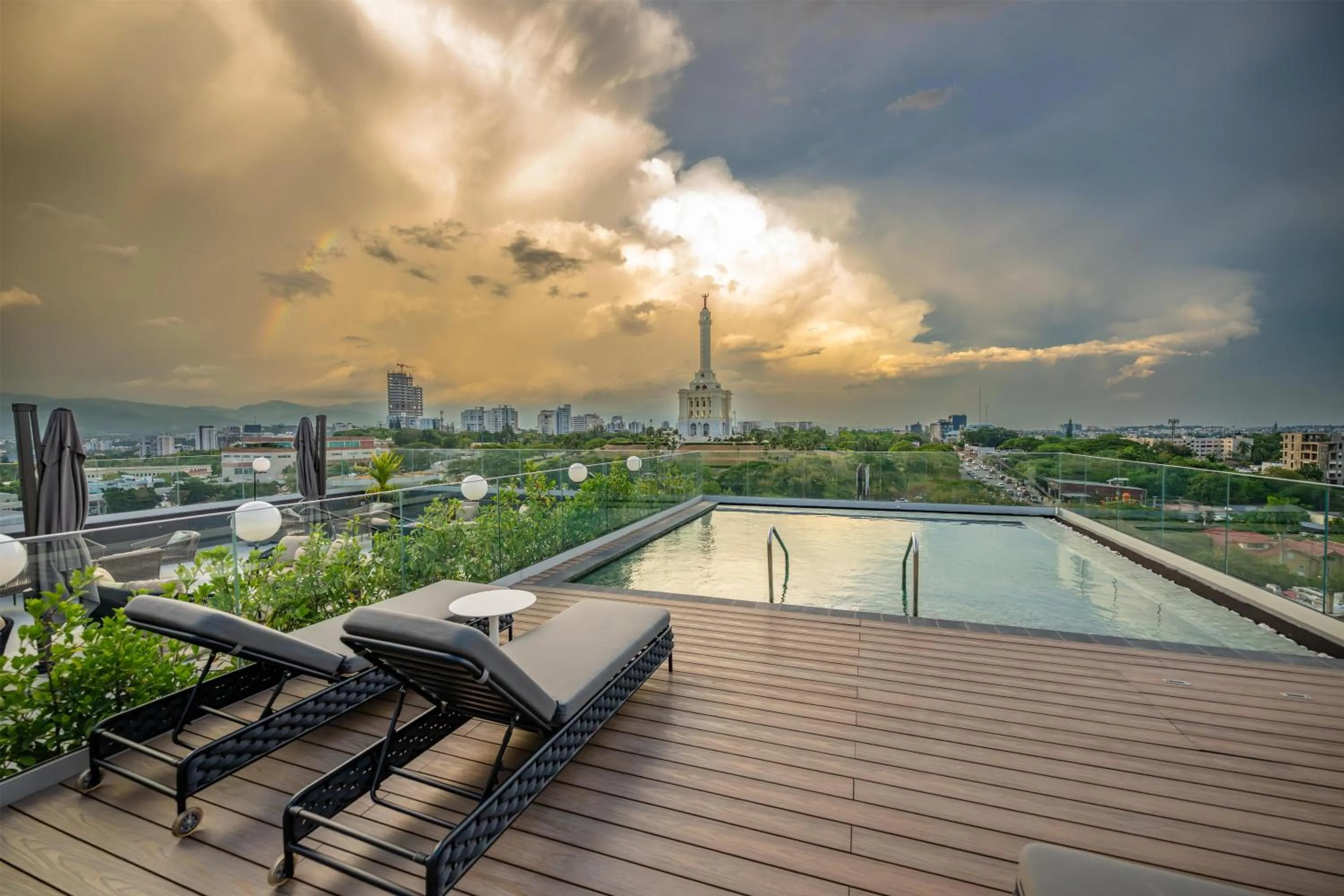 Pool view in Hotel Hampton By Hilton Santiago De Los Caballeros