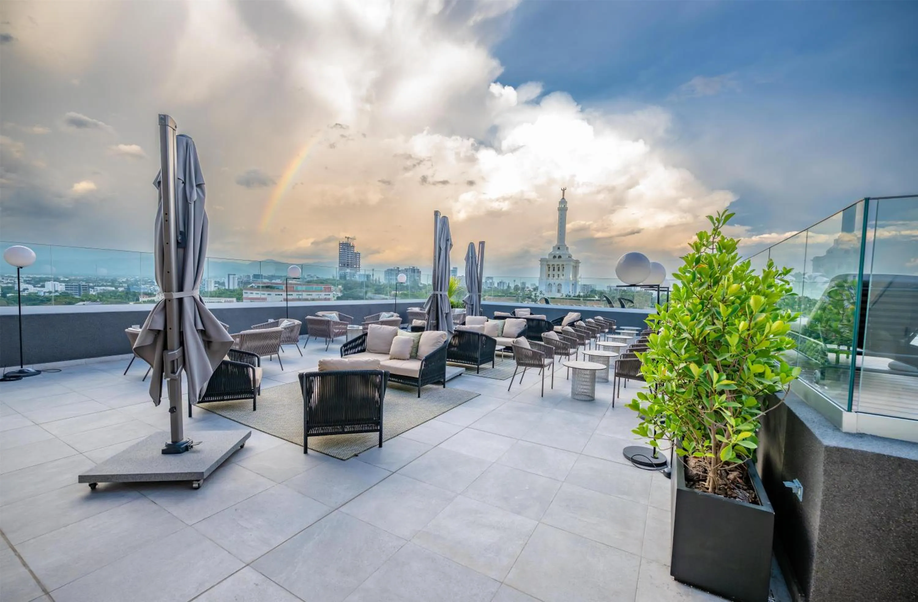 Patio in Hotel Hampton By Hilton Santiago De Los Caballeros