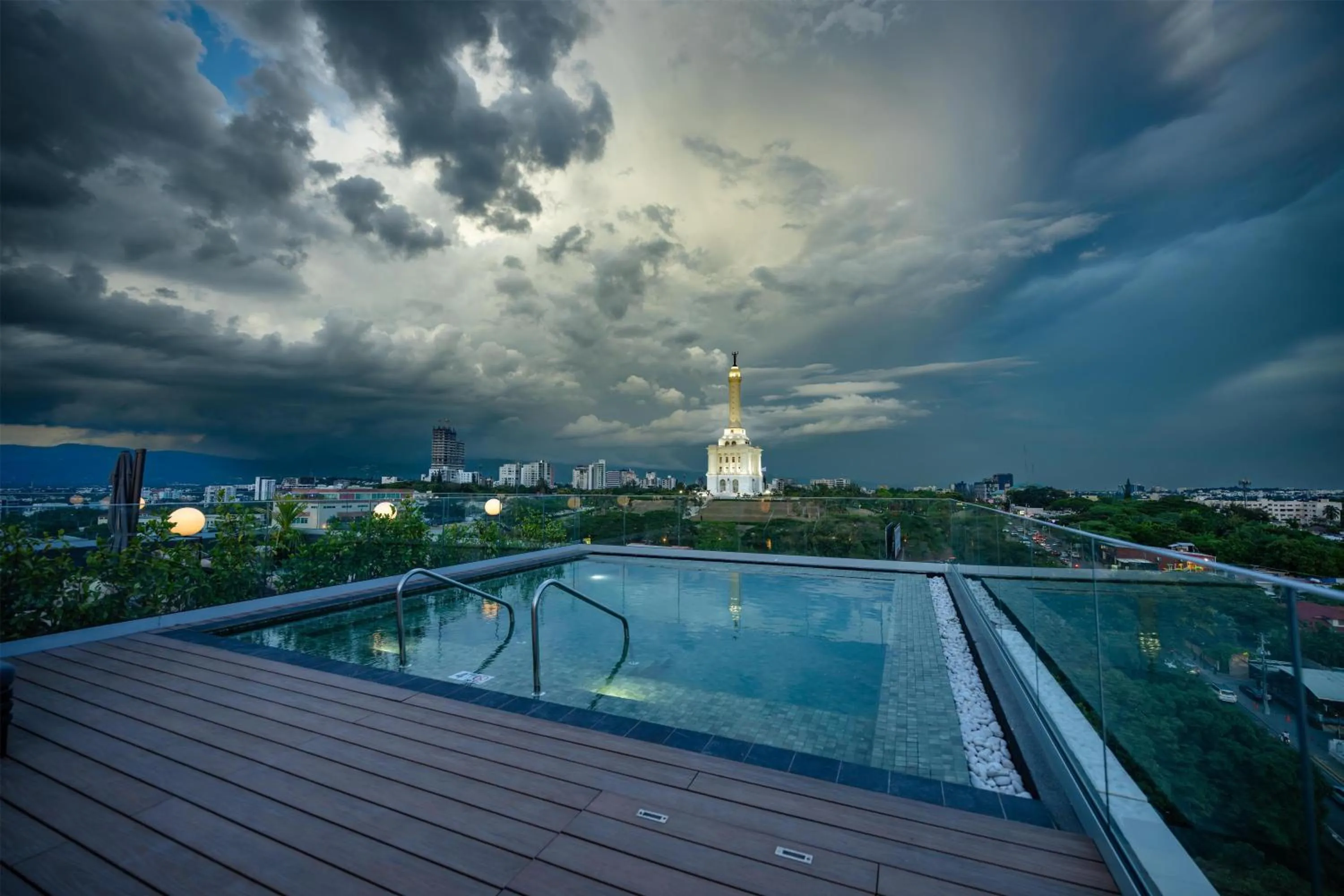 Pool view in Hotel Hampton By Hilton Santiago De Los Caballeros